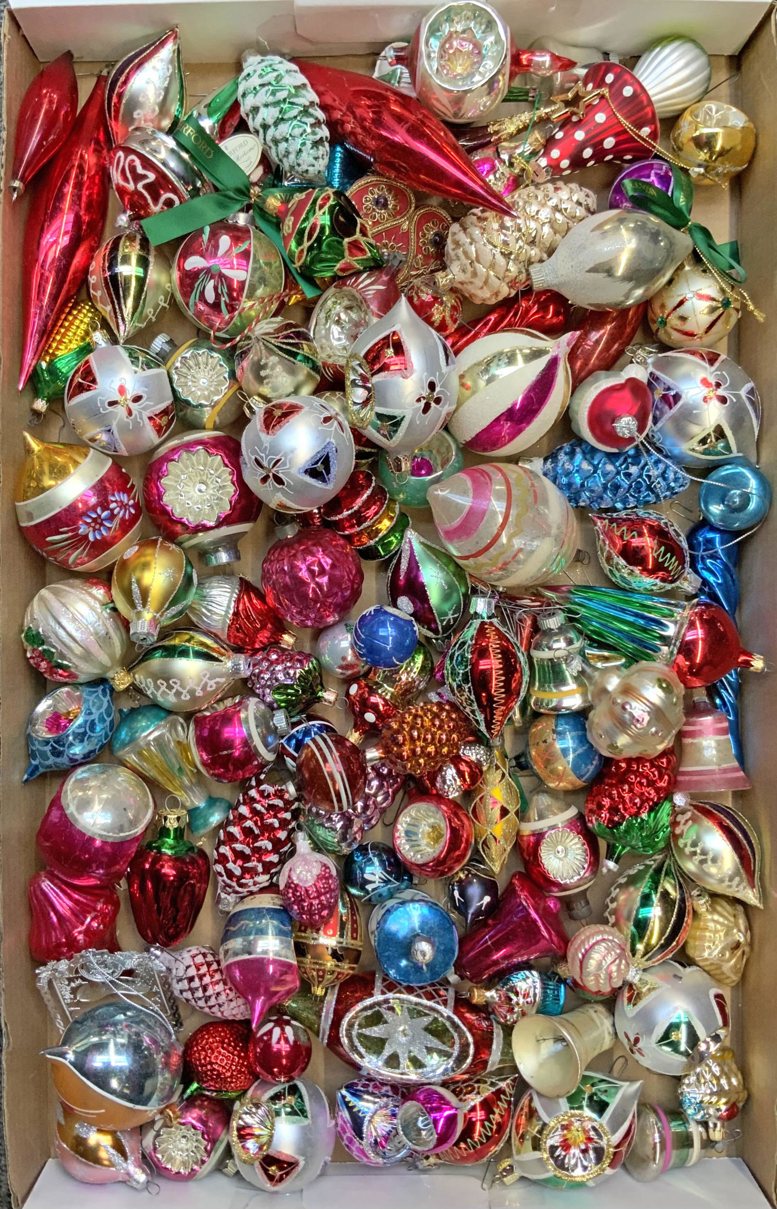 Lot of Assorted Glass Christmas Ornaments. (1 of 1)
