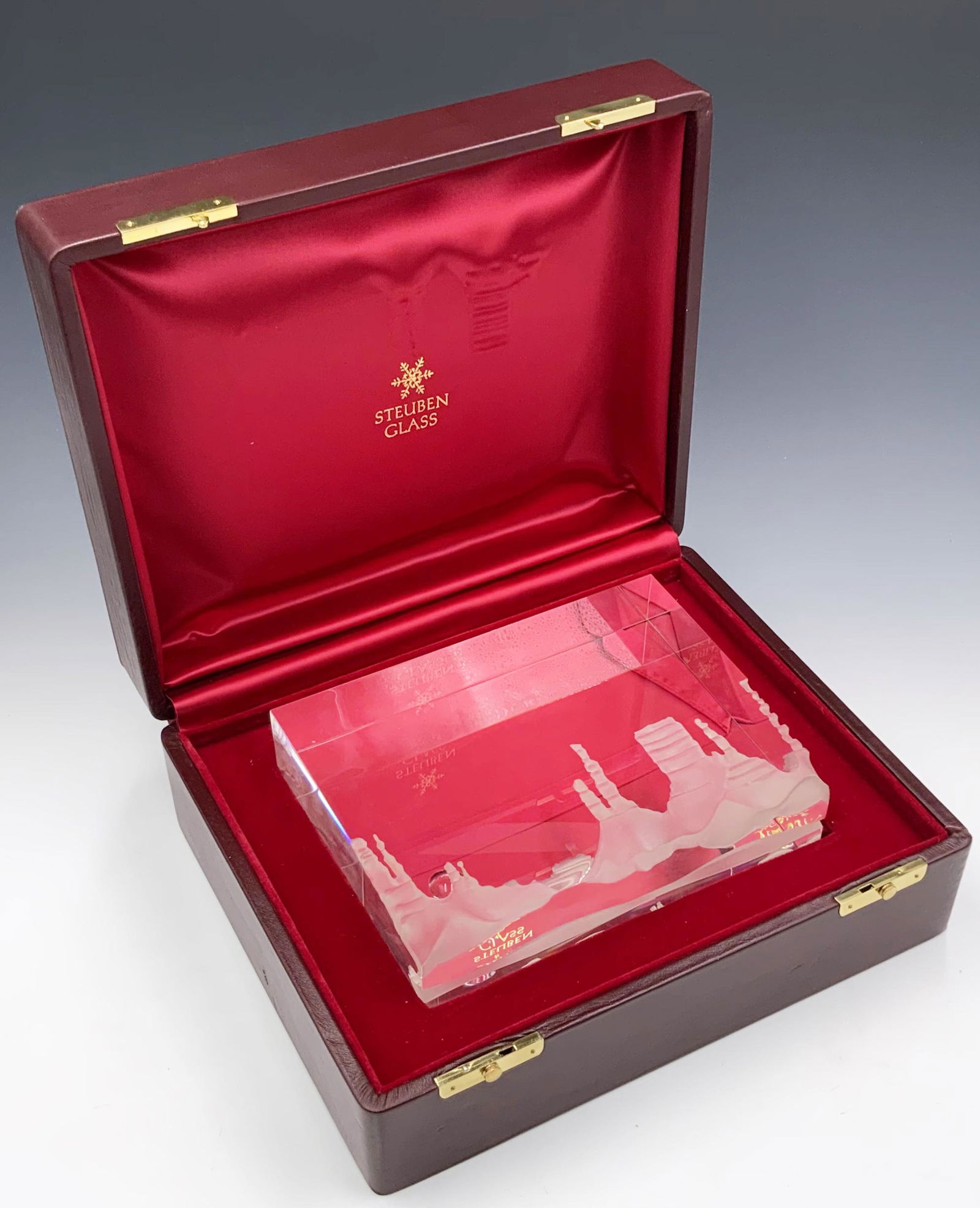 Signed Steuben "Monument Valley" Sculpture. (1 of 5)