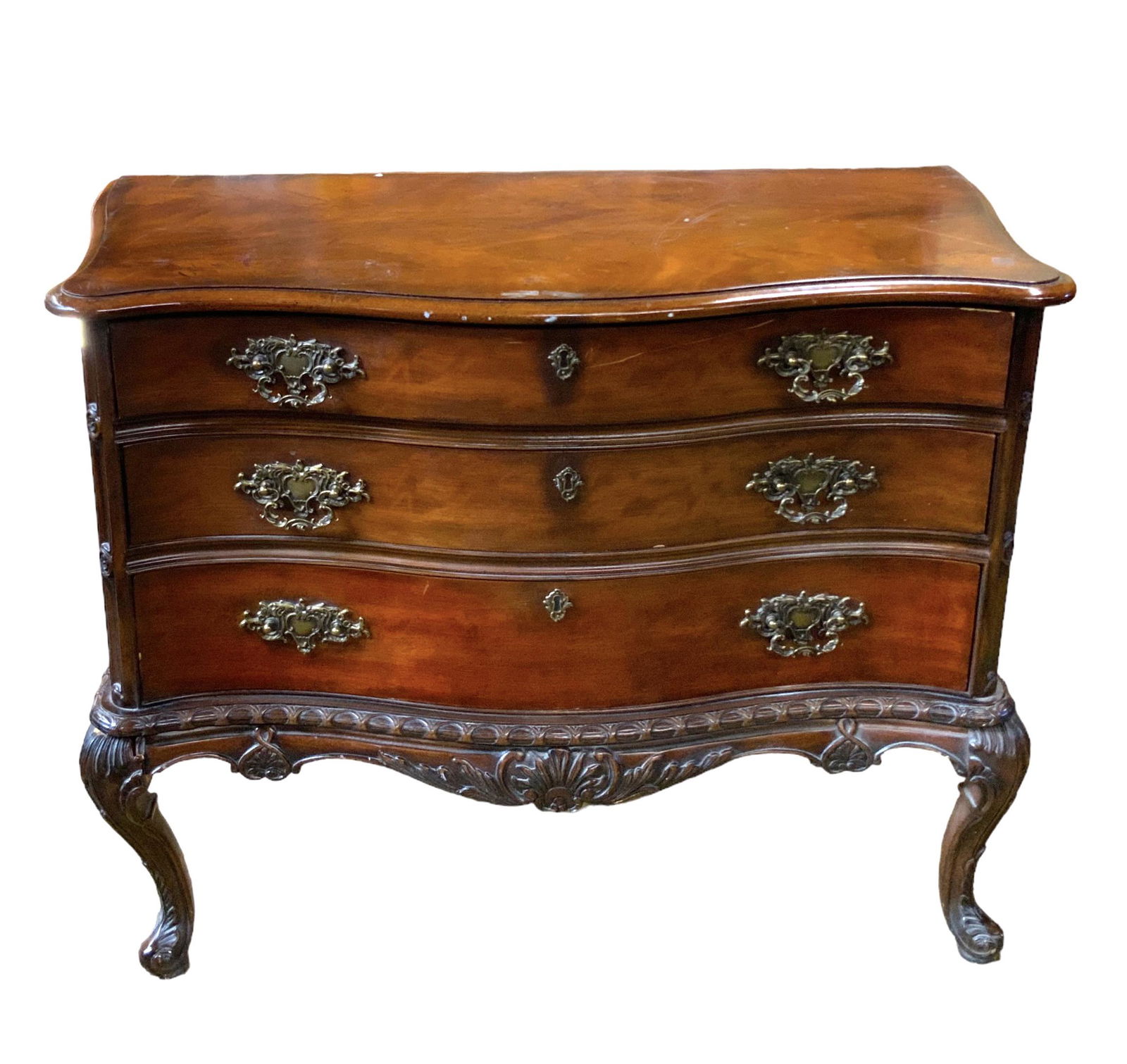 Henredon French Style Chest of Drawers. (1 of 3)
