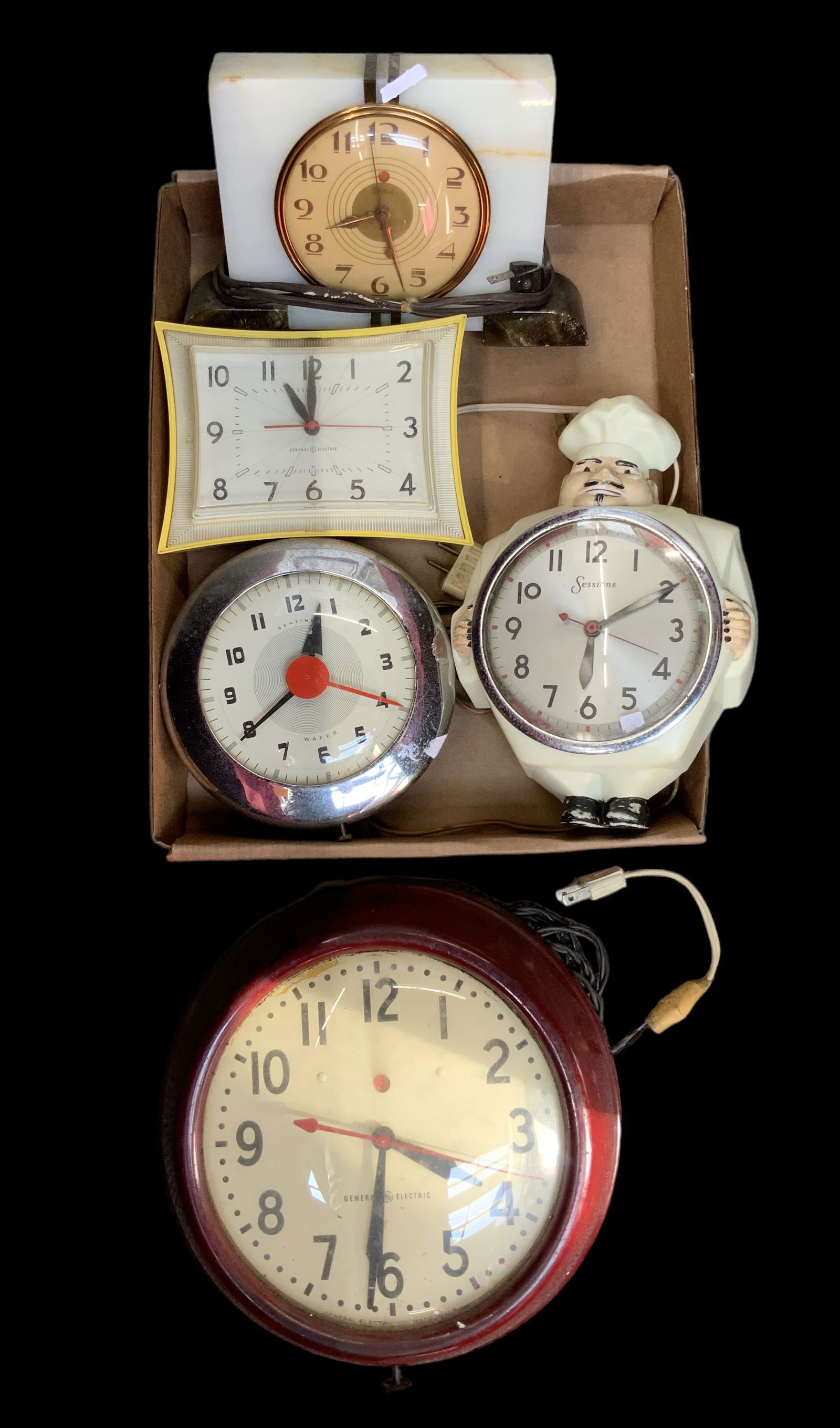 Lot of 5 Art Deco Electric Clocks. (1 of 1)