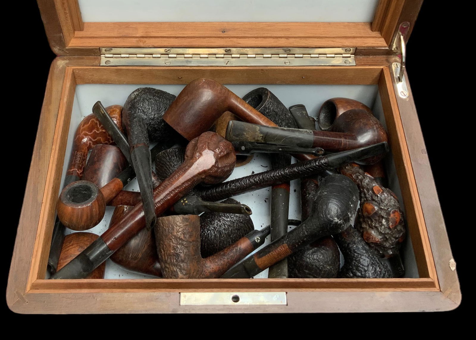 Box Full of Assorted Vintage Wood Pipes. (1 of 2)