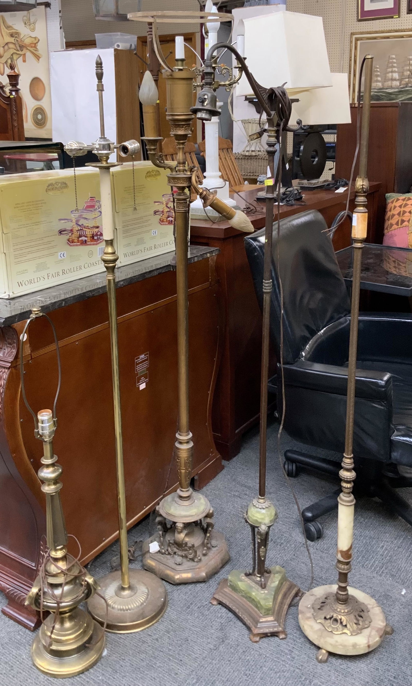 Lot: 4 Floor Lamps & One Table Lamp. (1 of 1)