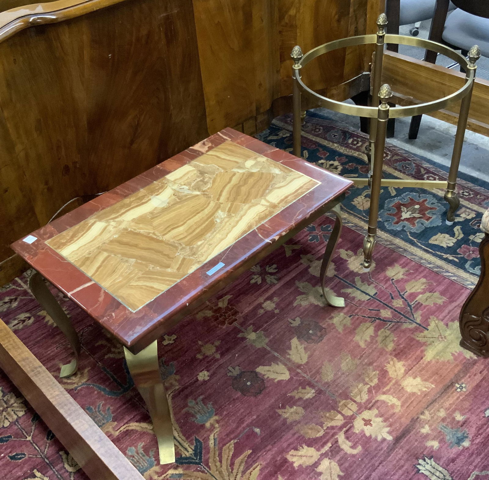Lot: Onyx Top Small End Table & Brass Table Frame. (1 of 1)