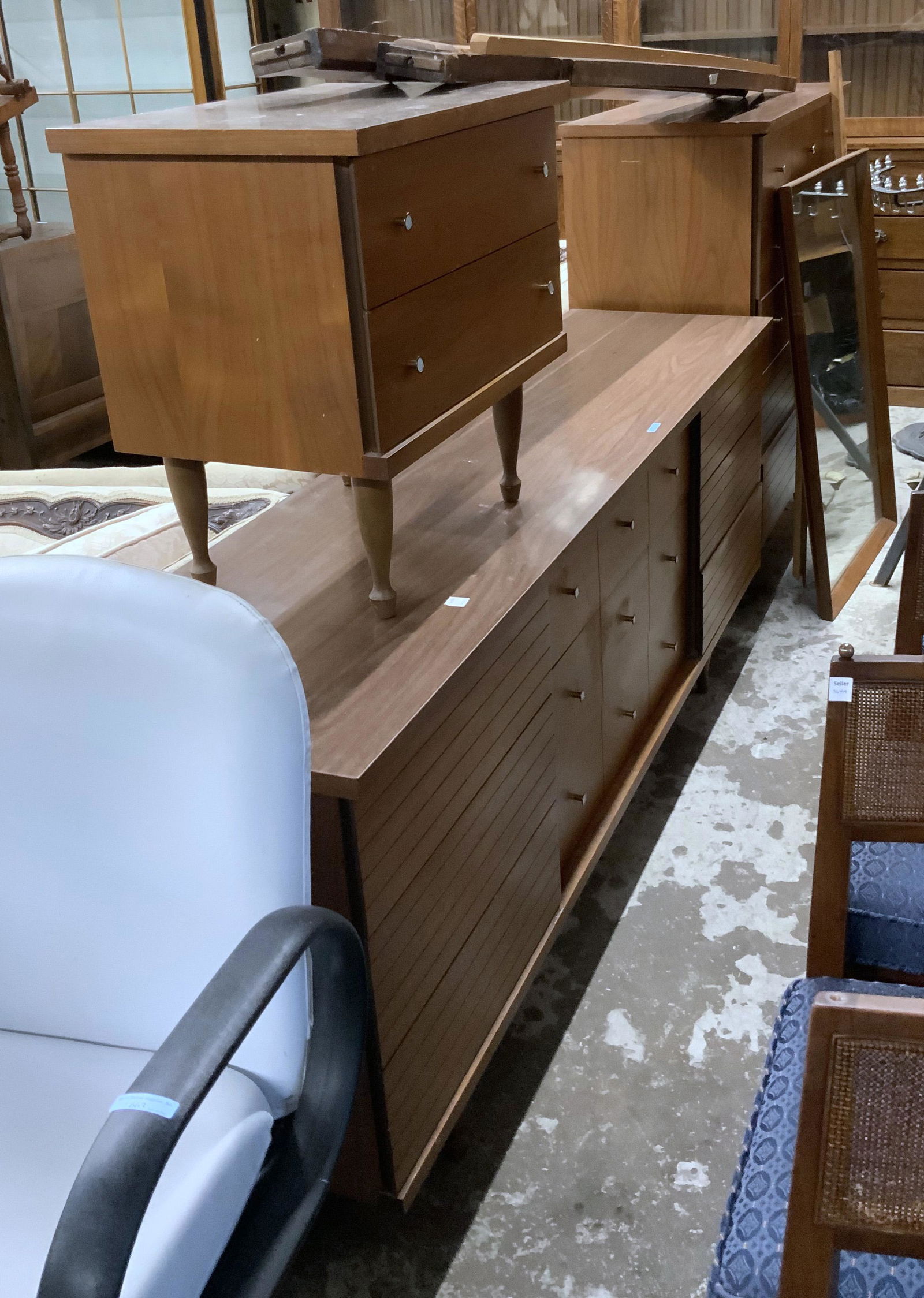 3 Pc. Mid-Century Modern Bedroom Set. (1 of 1)