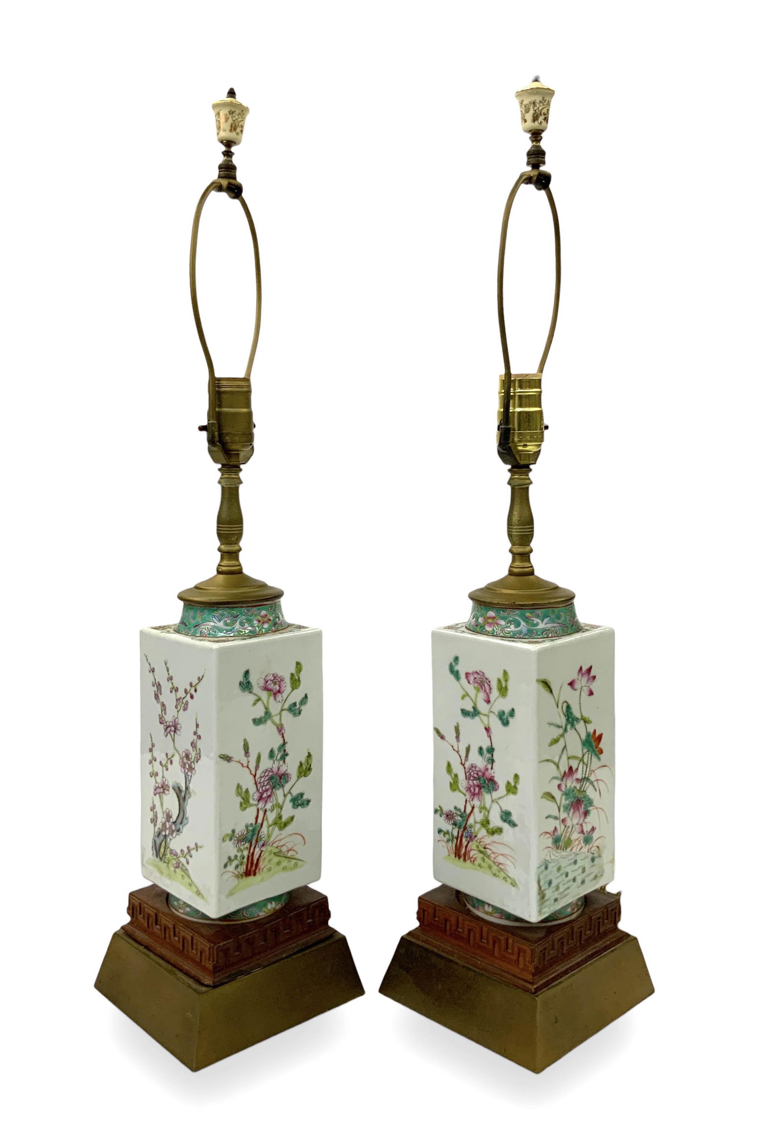Pair of Vintage Famille Rose Chinese Lamps. (1 of 3)