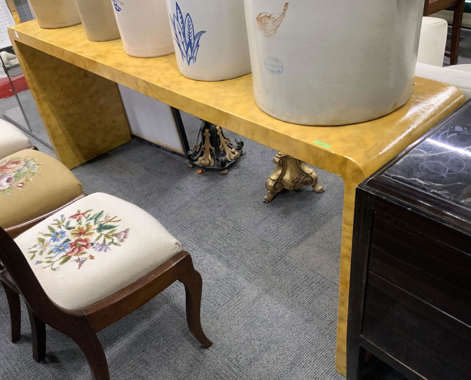 Modern Hall Table. (1 of 1)