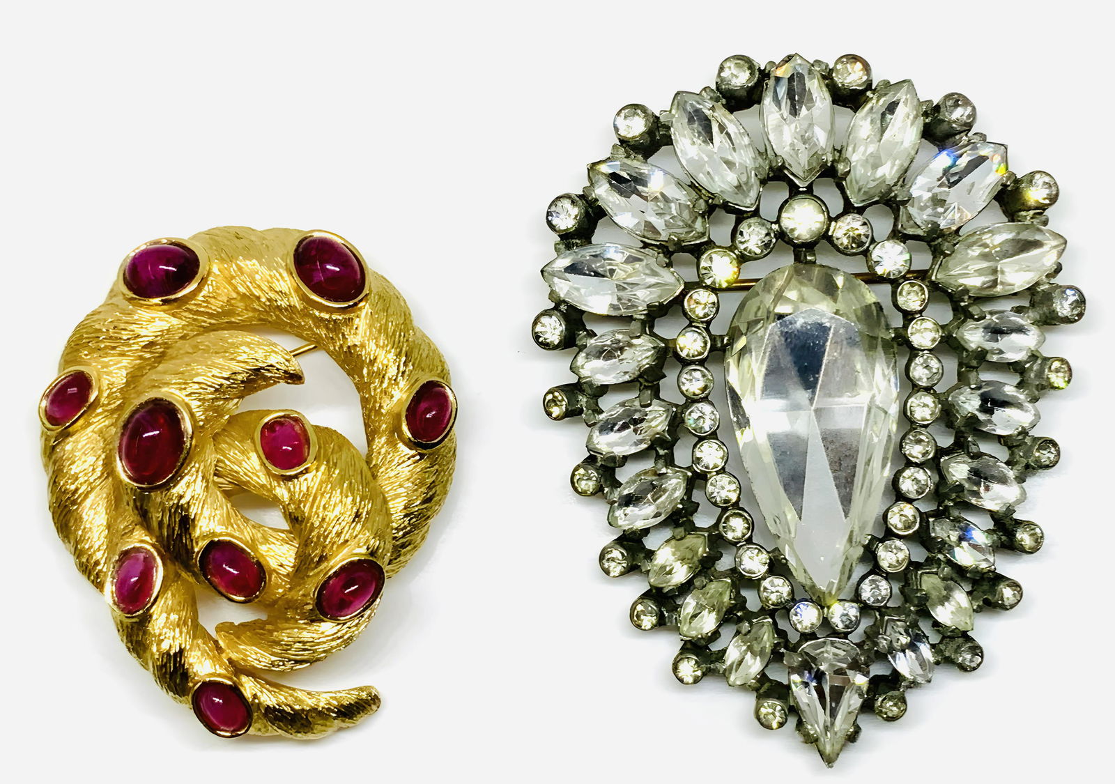 Lot of Two Costume Jewelry Pins. (1 of 2)