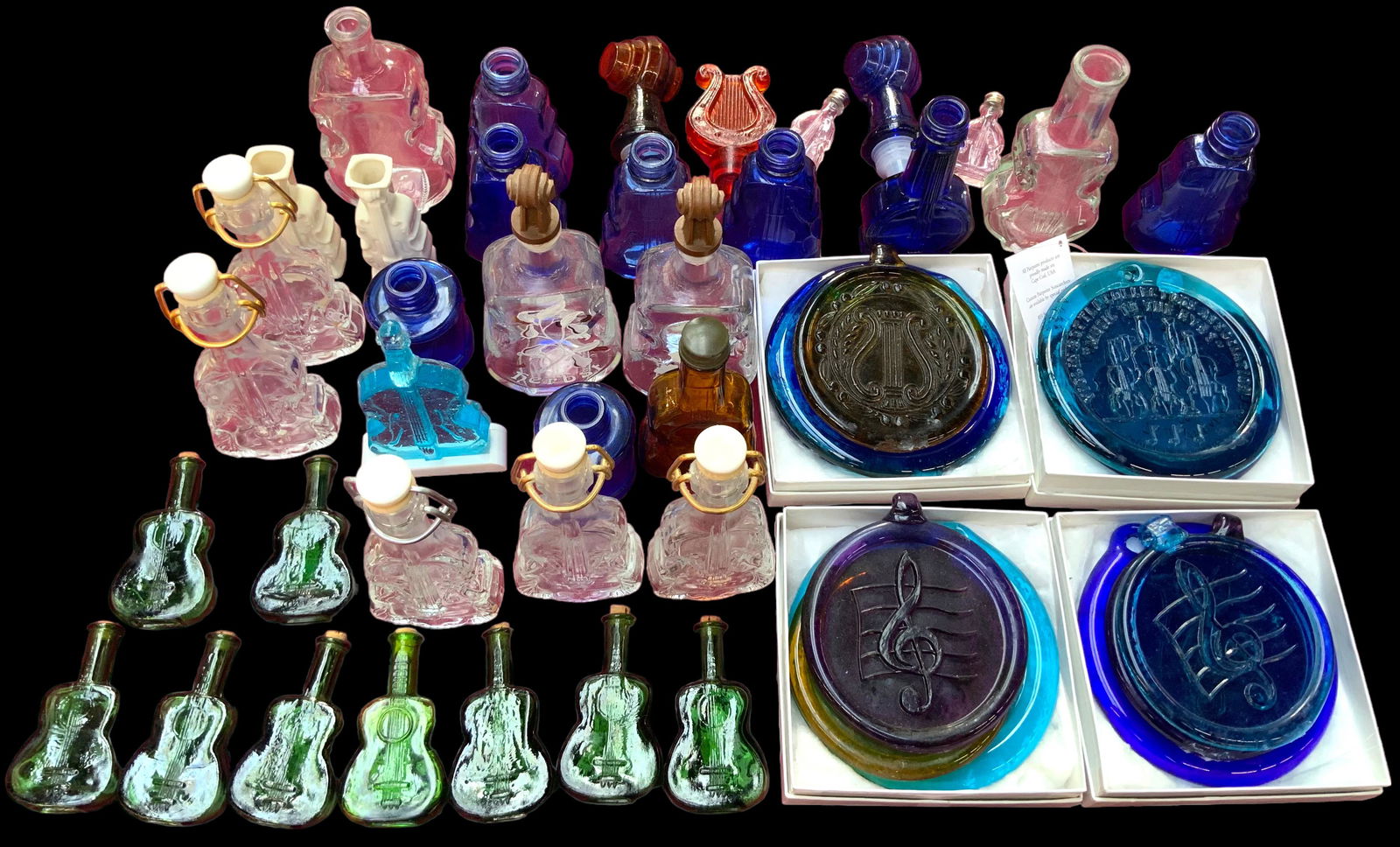 Lot of Miniature Glass Music Themed Collectibles. (1 of 1)