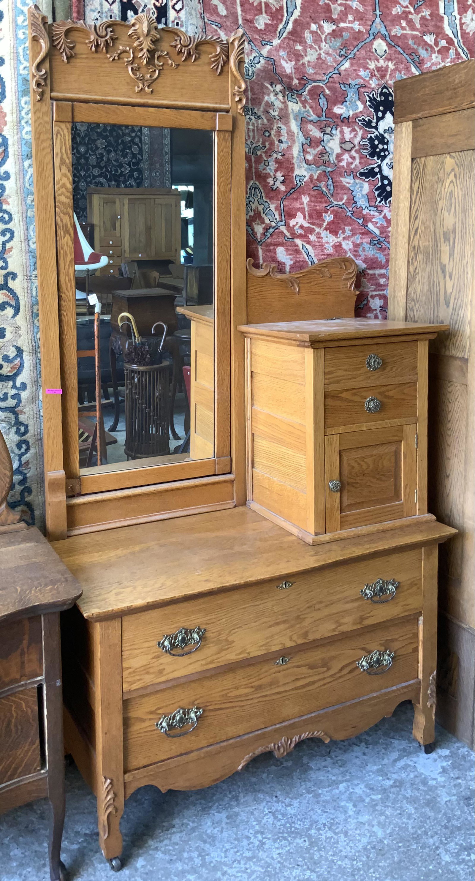 Antique Oak Hat Box Dresser. (1 of 1)