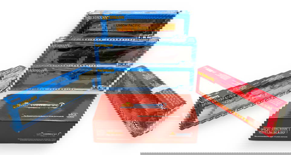 Lot Of 6 Dcc Model Trains W/ Boxes.