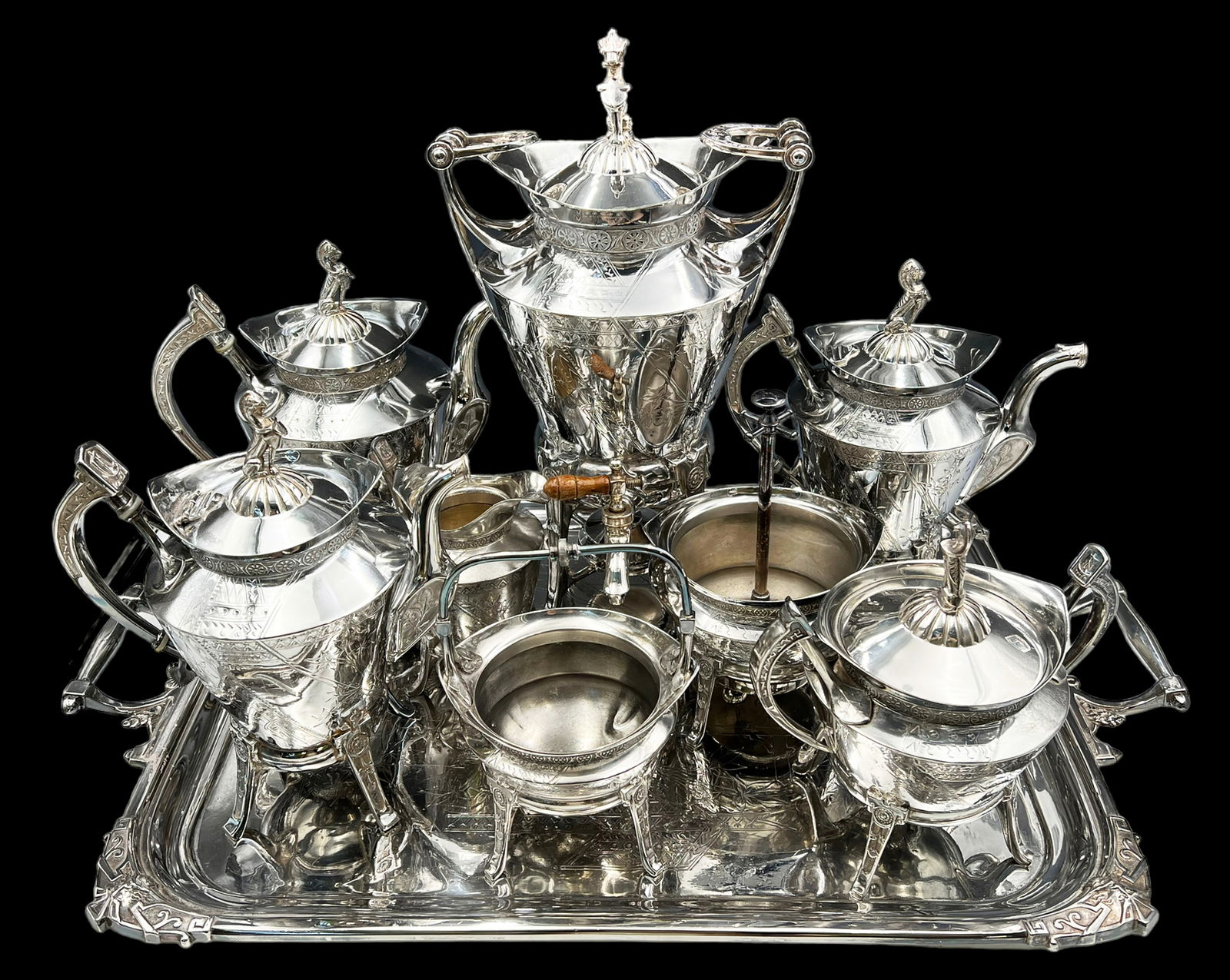 Reed & Barton Victorian Tea and Coffee Service. (1 of 10)