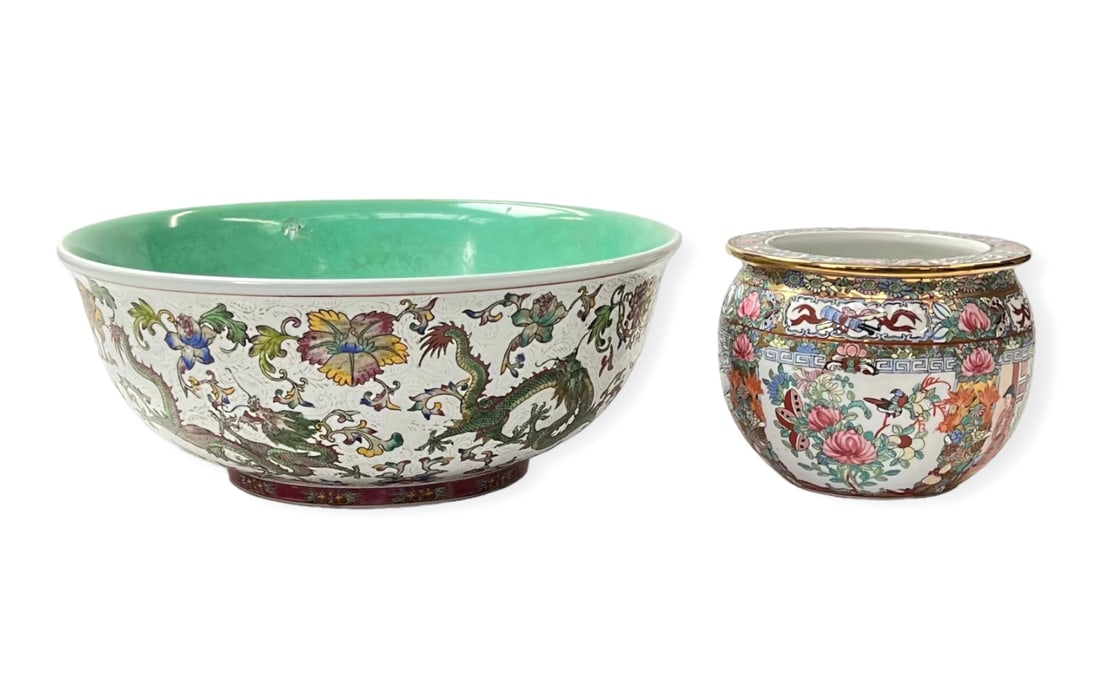 Lot: Two Pieces of Chinese Porcelain. (1 of 3)