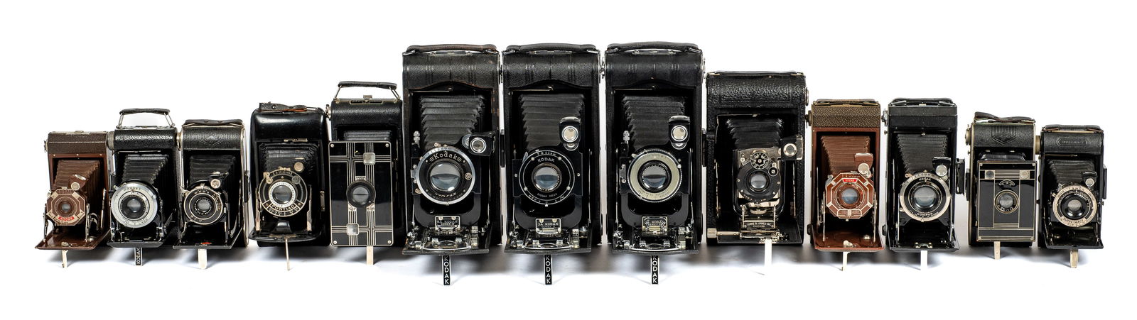 Lot of Vintage Folding Cameras. (1 of 5)