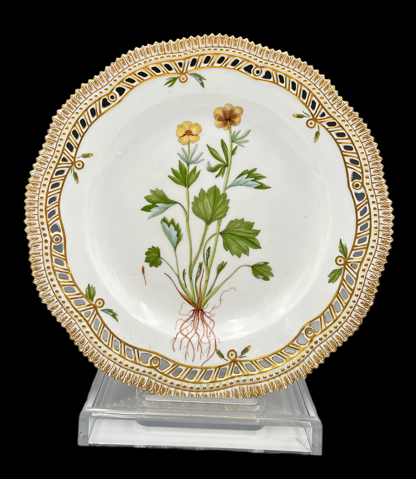 Royal Copenhagen "Flora Danica" Dinner Plate.: The plate is signed on the back. It is a 10" painted plate, with a central image of Ranunculus flowers, and a pierced gold border. It is in Very Nice condition. In-House Shipping is Available. Please 
