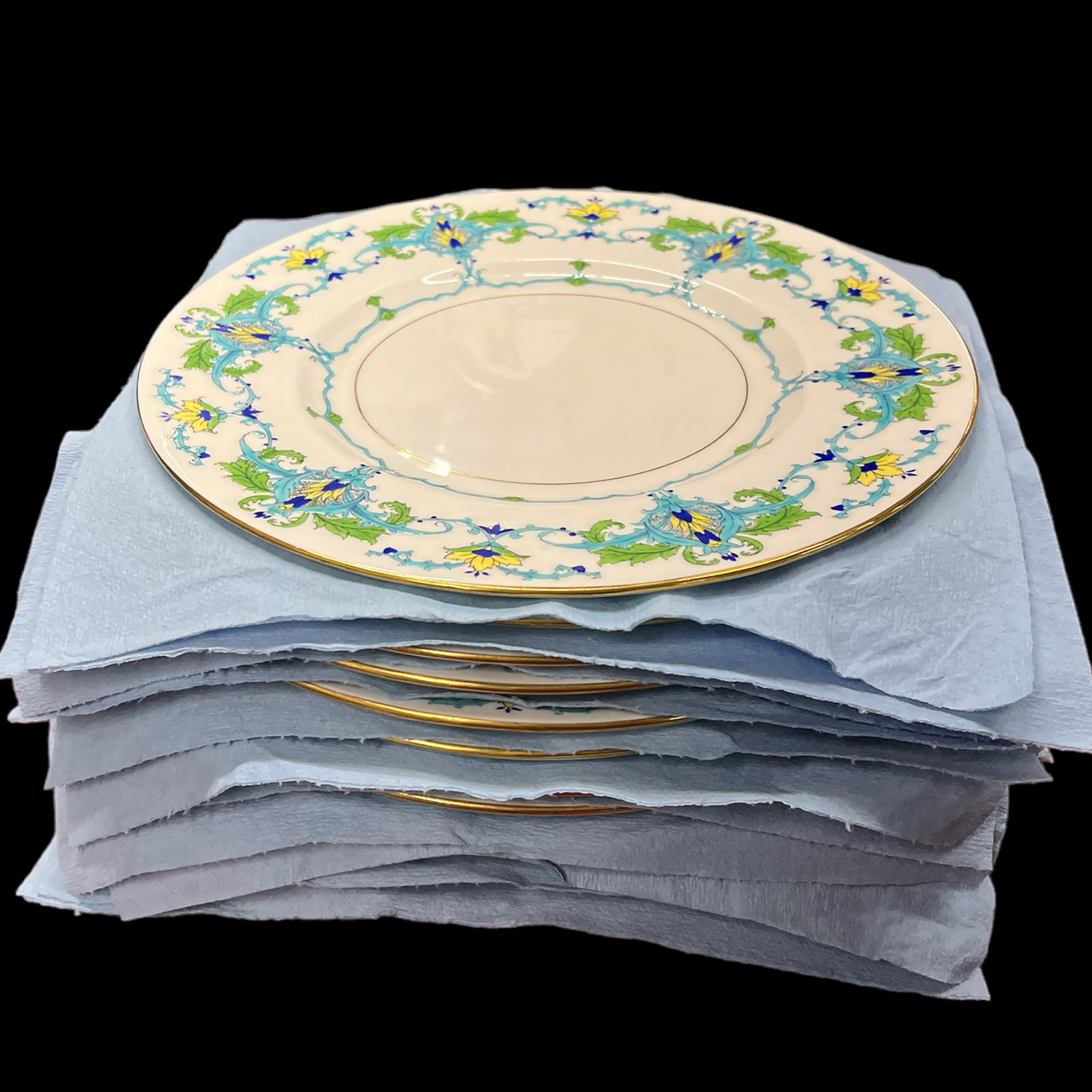 Set of 12 Mintons Floral Dinner Plates. (1 of 4)