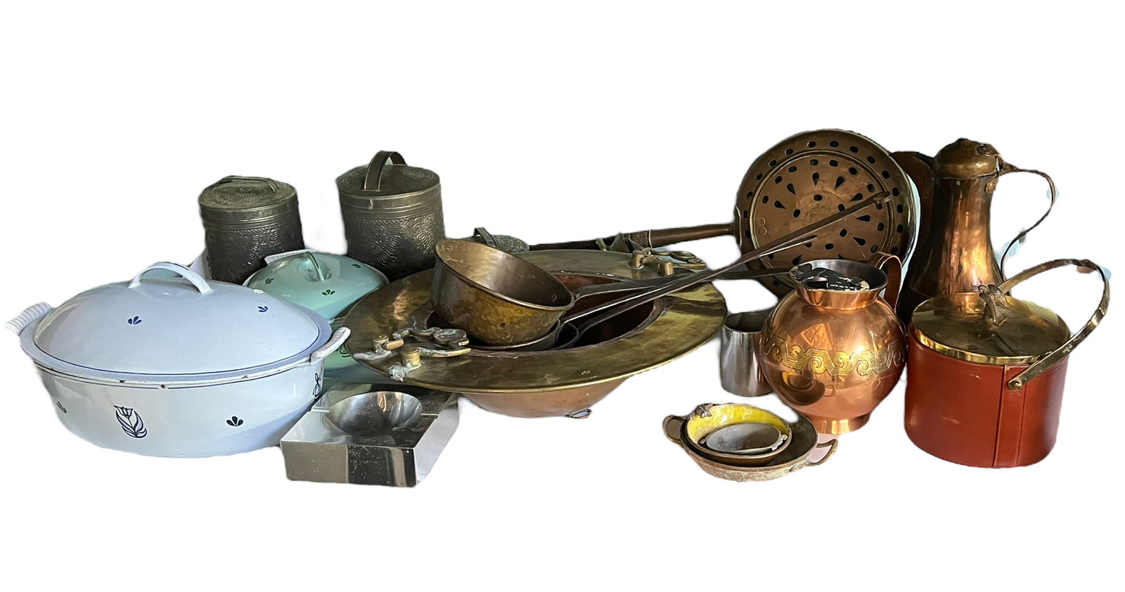 Shelf Lot: Assorted Primitives and Vintage Metal. (1 of 6)