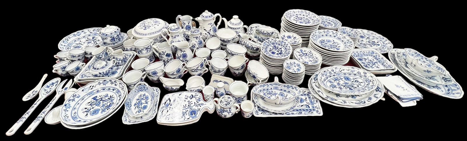 197 Pc. Lot of Blue Onion & Blue Danube China. (1 of 9)
