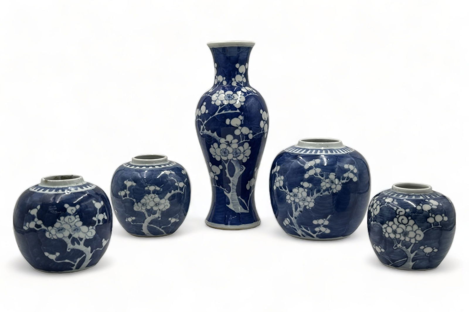 Lot of 5 Blue & White Chinese Porcelain Items. (1 of 2)