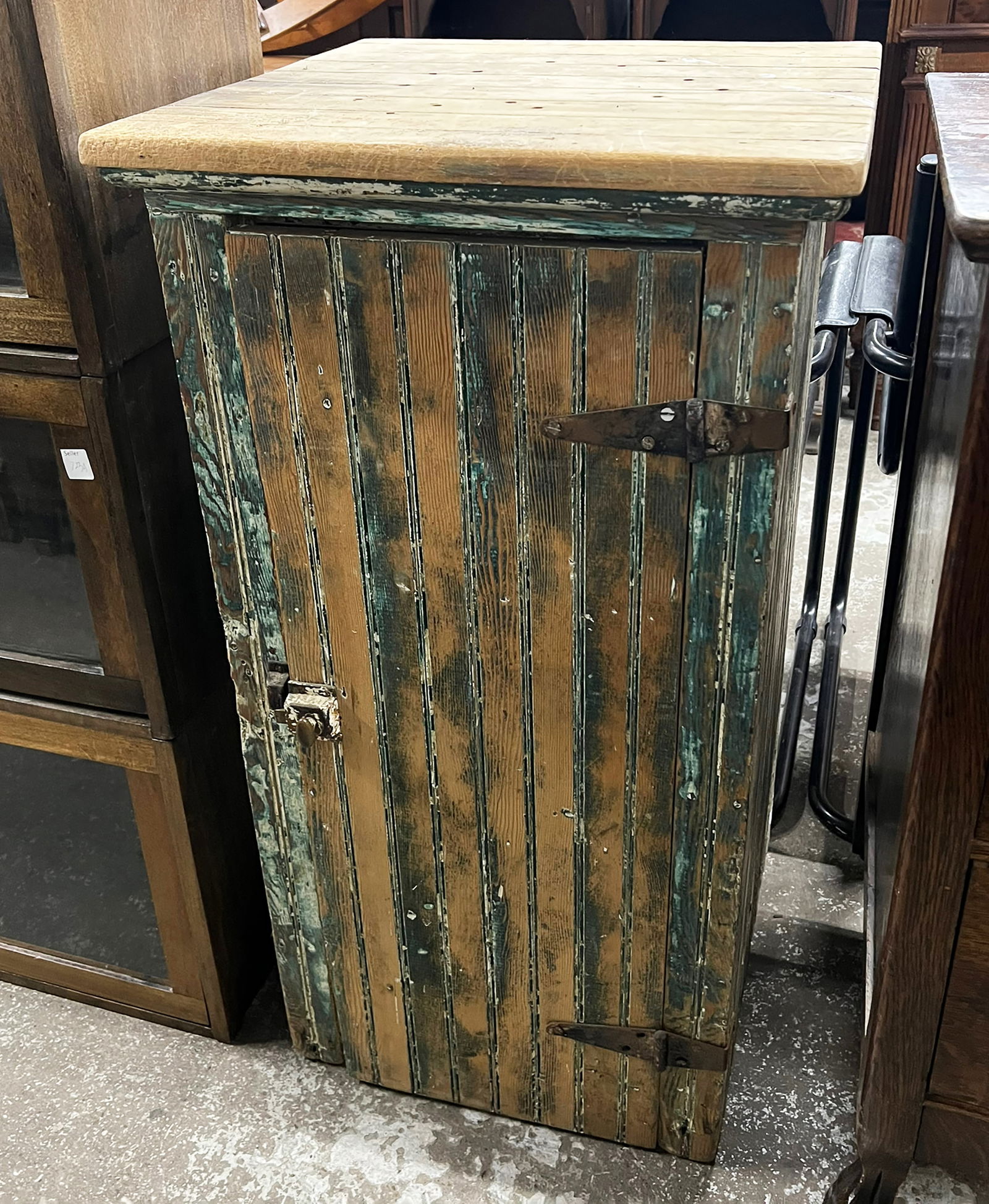 Distressed Primitive Wood Cabinet. (1 of 2)