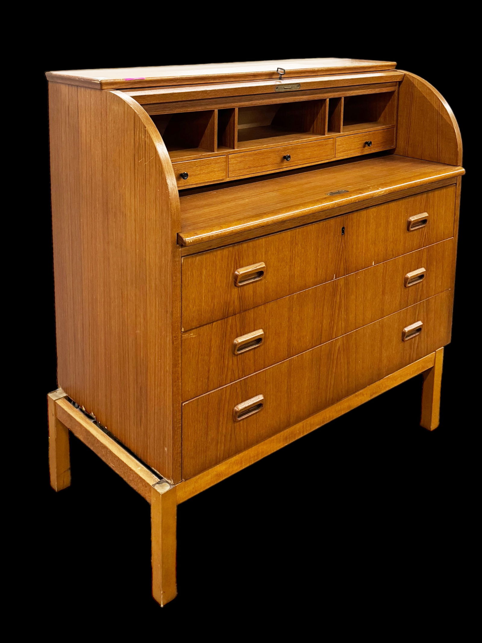 Danish Modern Teakwood Rolltop Barrel Desk. (1 of 2)