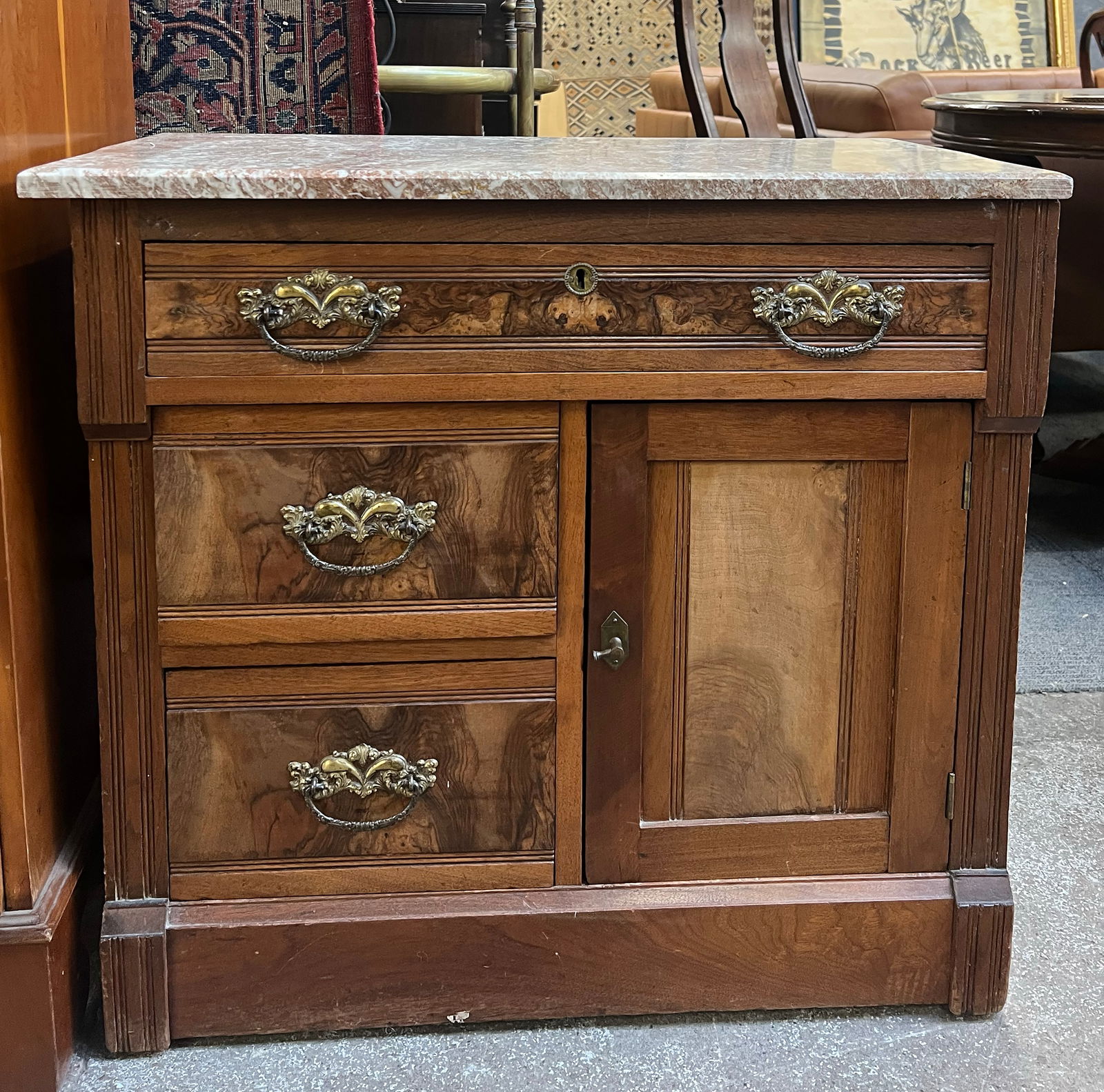 Victorian Marble Top Washstand. (1 of 4)