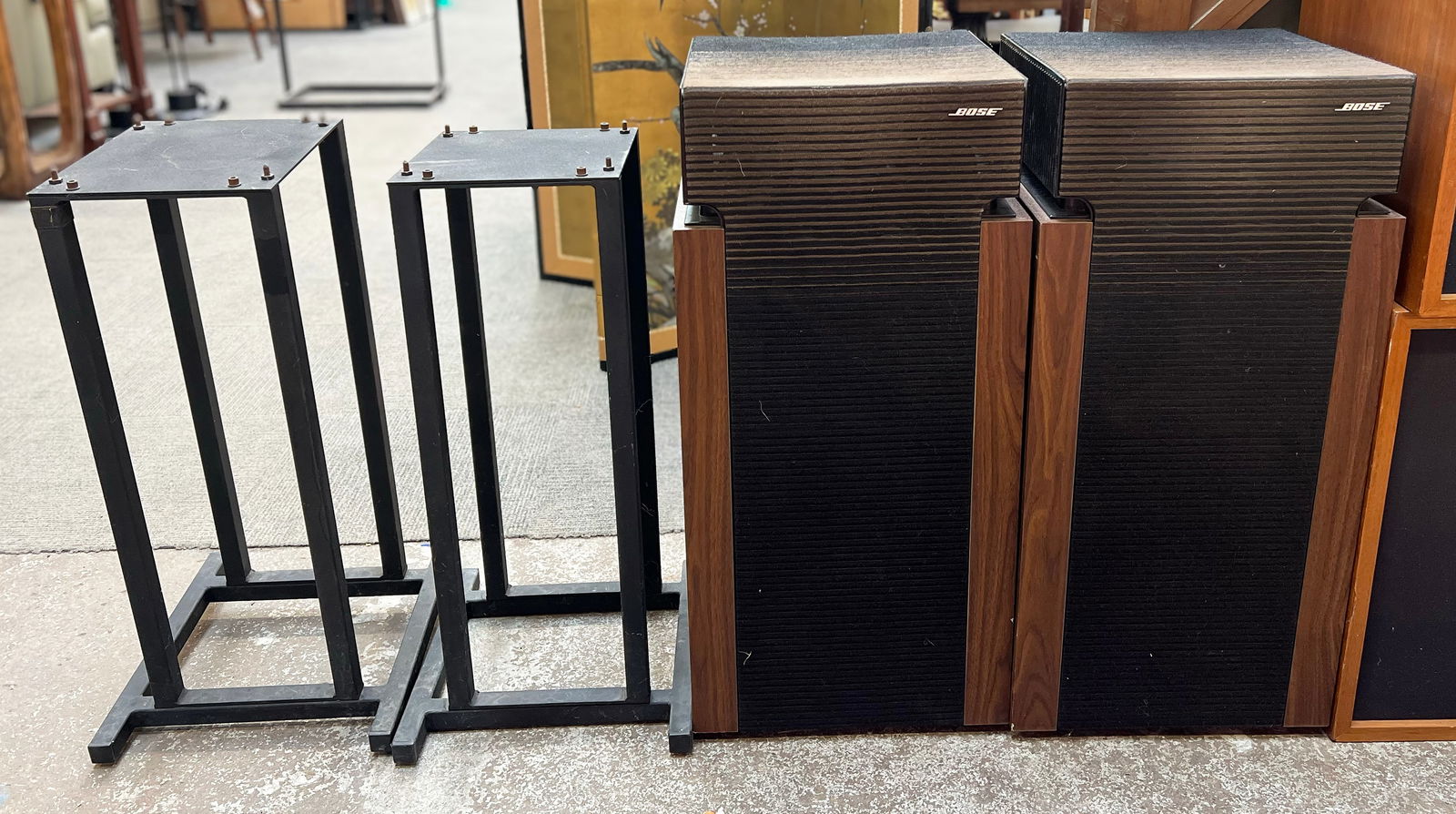 Pair of Bose 601 Series II Speakers. (1 of 2)