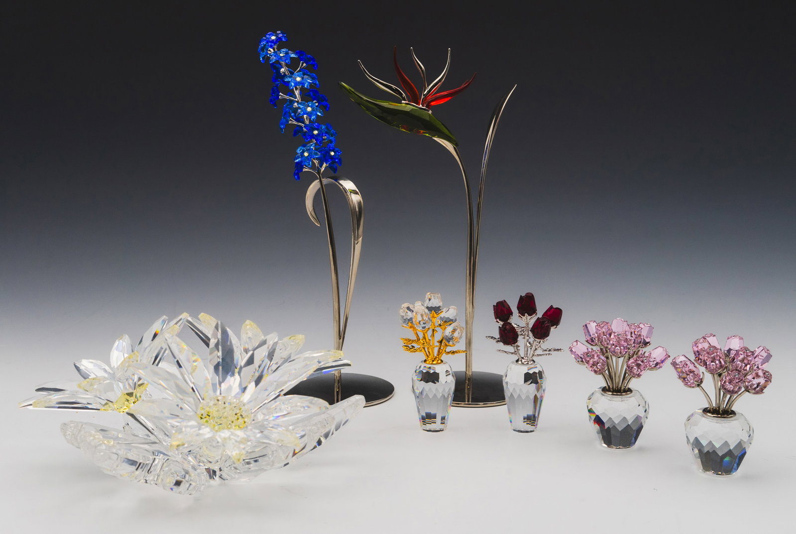 Lot of Assorted Swarovski Crystal Flowers. (1 of 3)