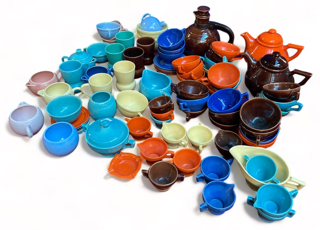 Vernon Kilns Early California Dinnerware. (1 of 1)