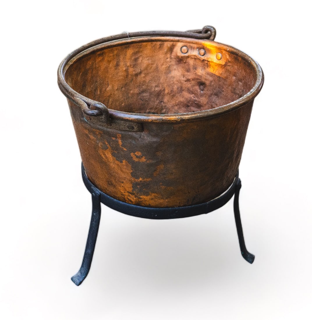 Large Copper Cauldron with Iron Base and Handle. (1 of 3)