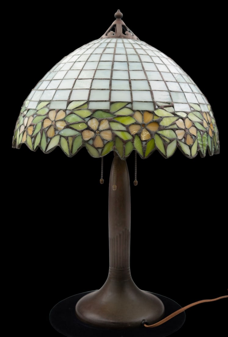 Handel & Unique Art Glass & Metal Co. Floral Lamp. (1 of 4)