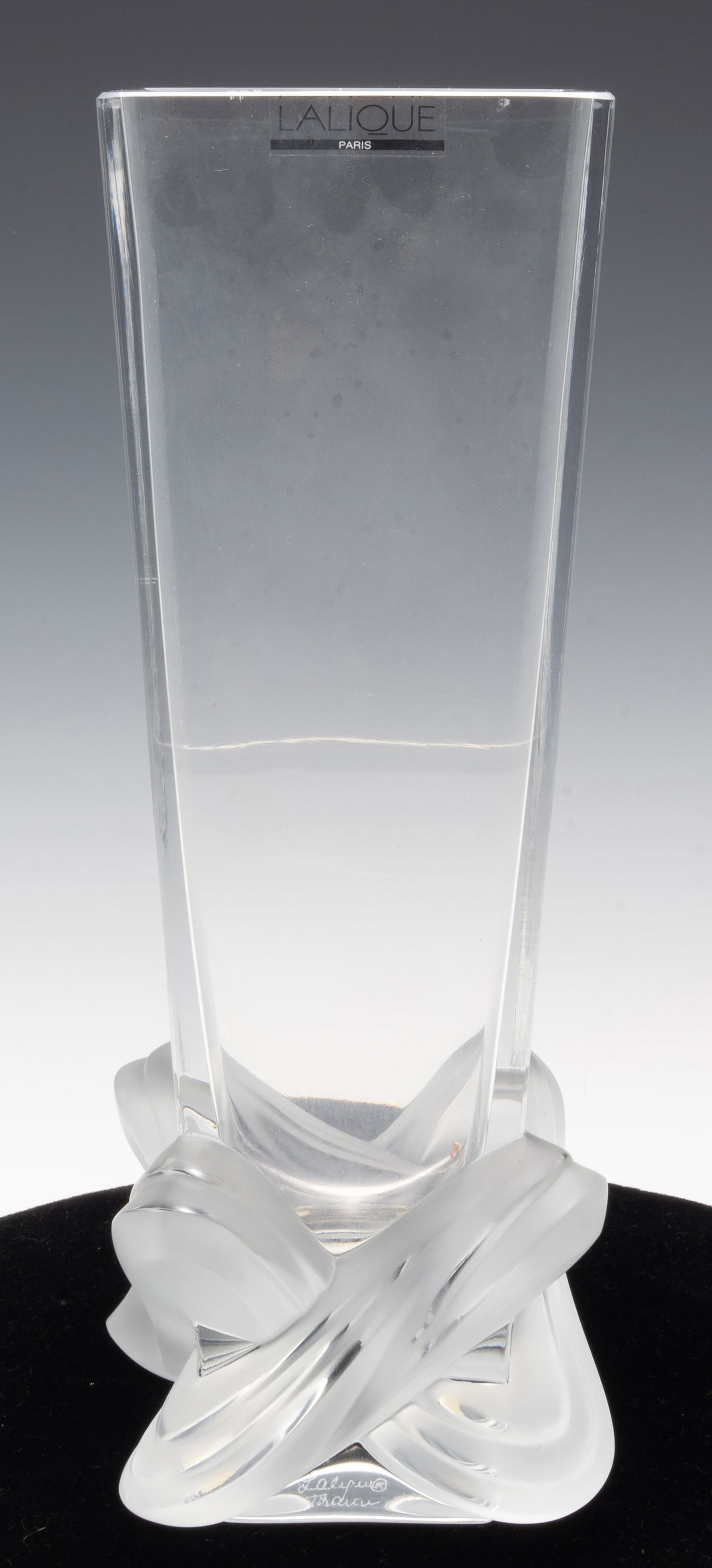 Lalique Crystal Lucca Vase. (1 of 2)