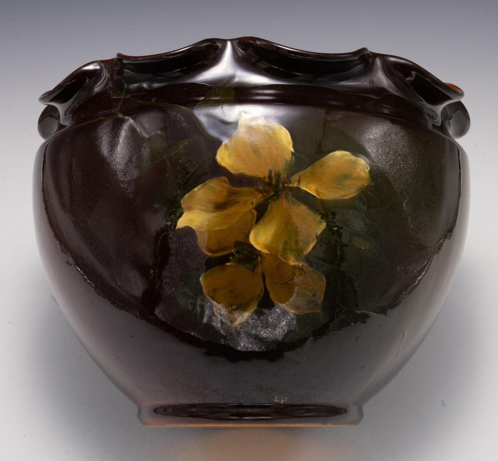 Louwelsa Weller Pottery Planter w/ Yellow Flowers. (1 of 3)