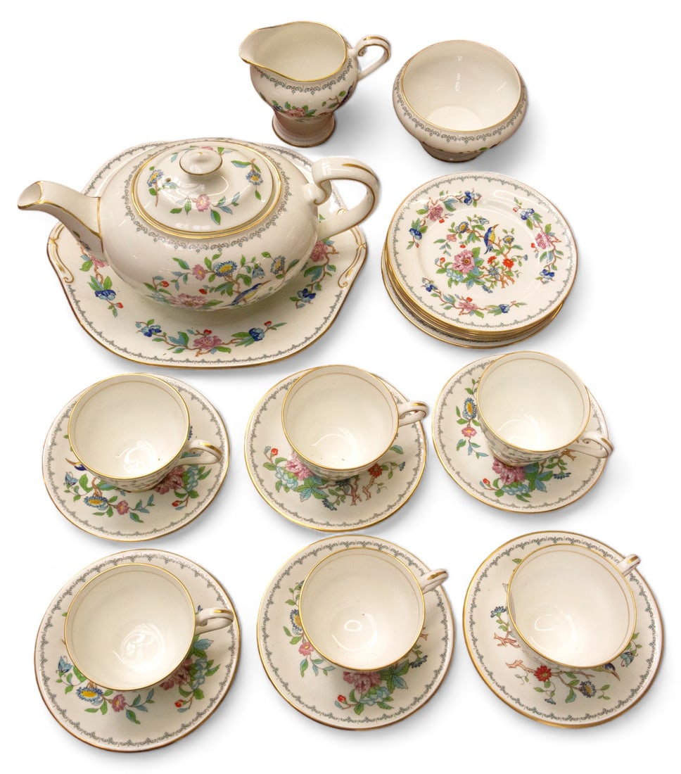 Aynsley "Pembroke" China Tea Service Set. (1 of 5)
