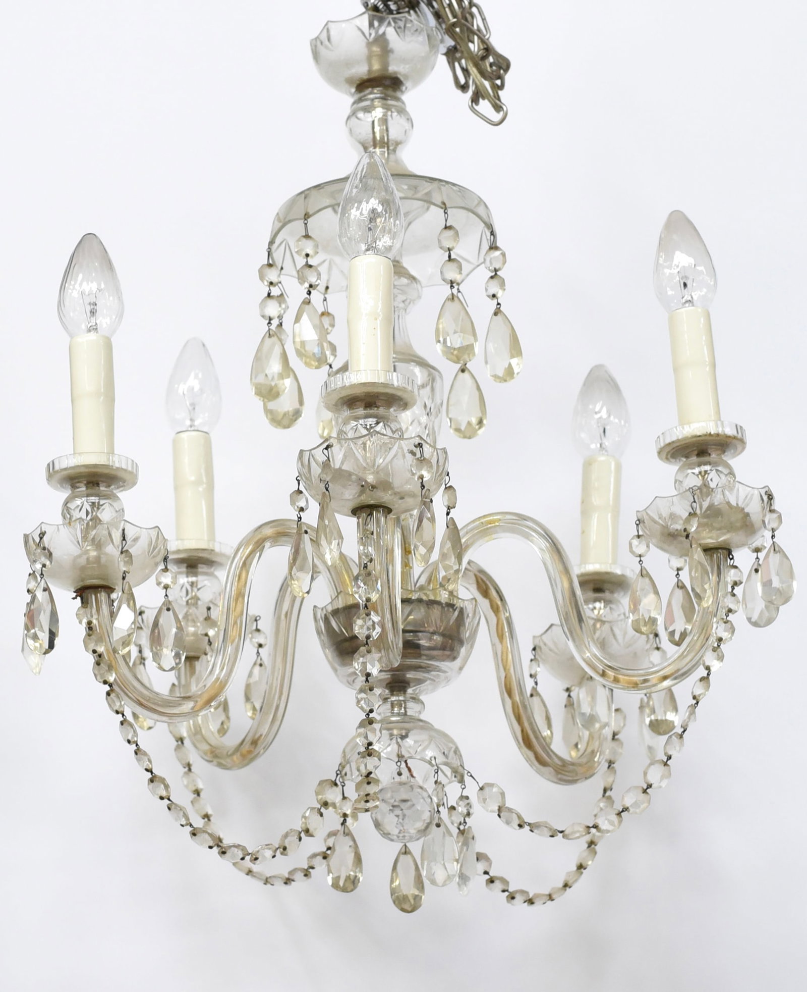 5 Arm Venetian Glass Chandelier.: This light fixture looks to be in good overall condition (though a bit dusty), and appears to be in working condition. It measures 25" long and 20" across. Third-party shipping or personal pickup is r
