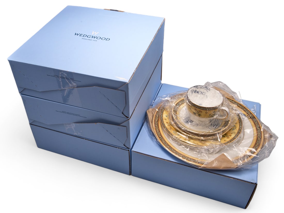 Wedgwood "India" China Set - 4 Place Settings. (1 of 4)