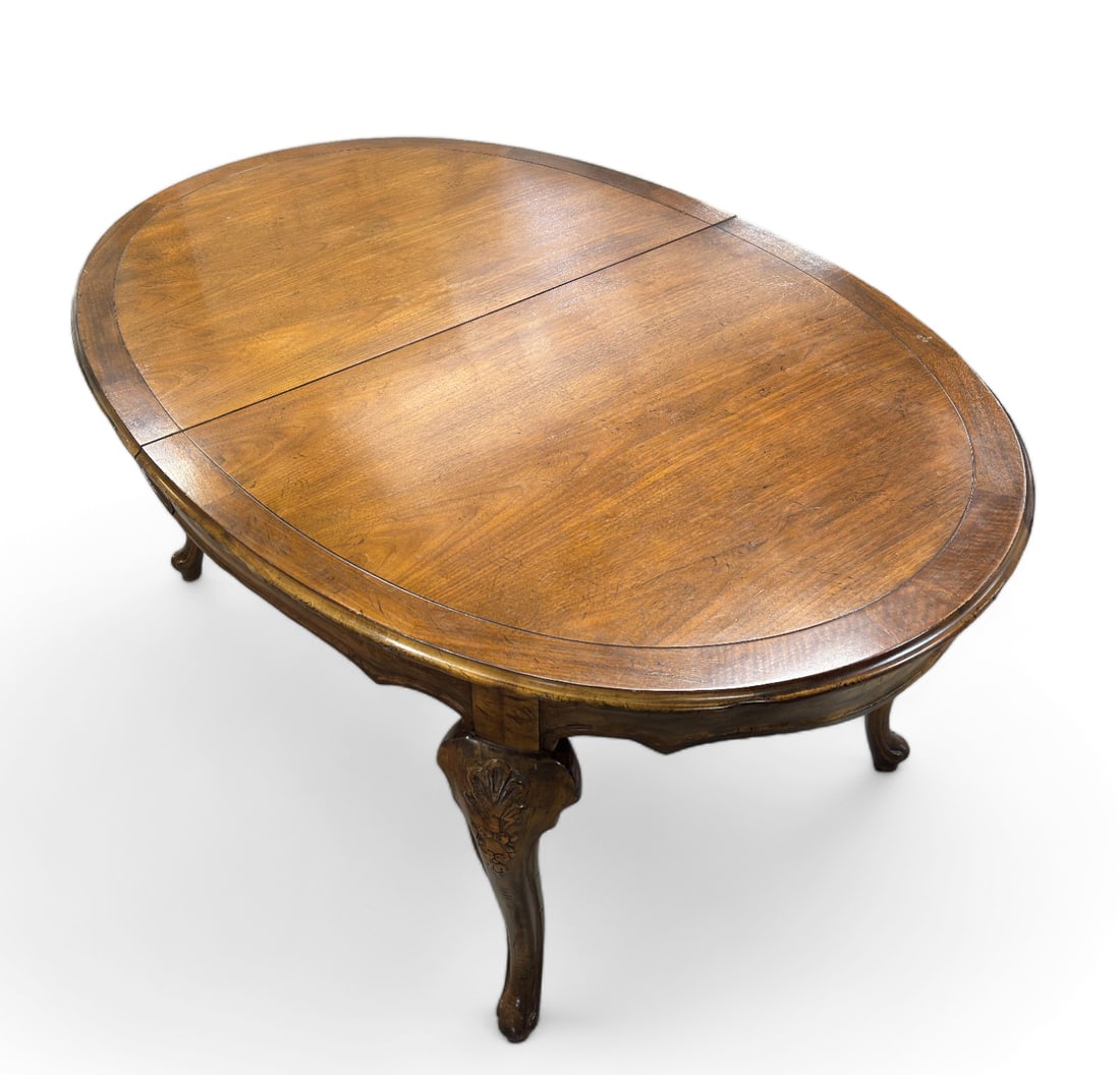 Baker Dining Table. (1 of 4)