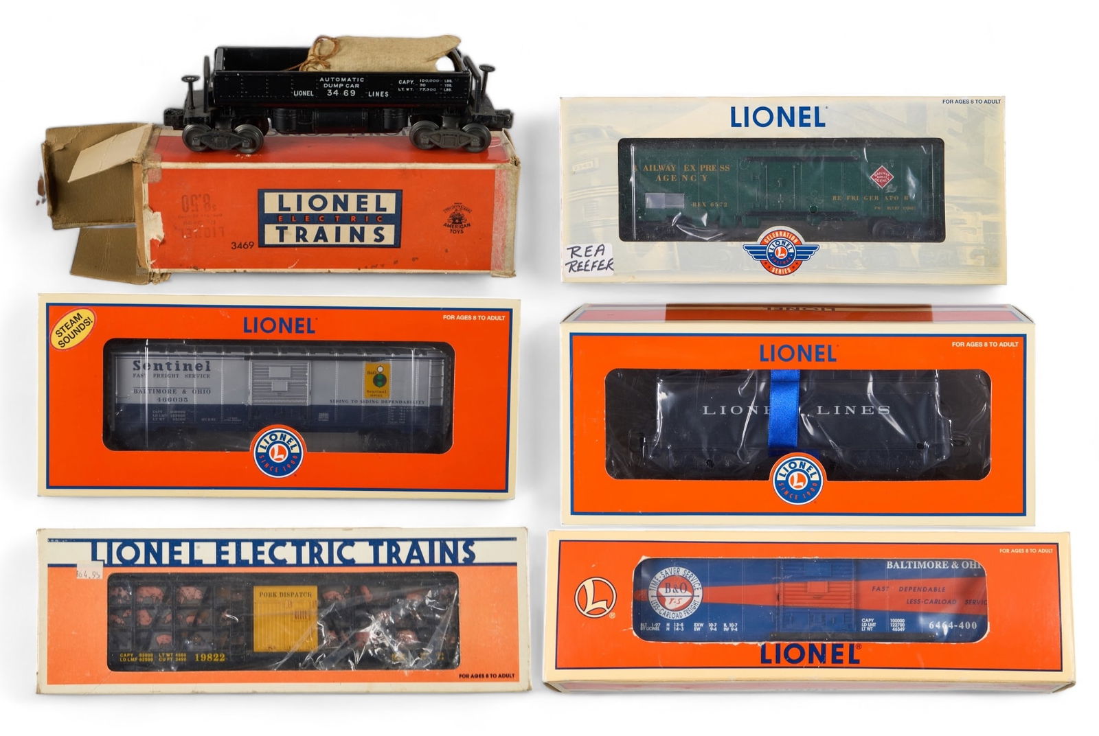 Lot: Six Lionel O Gauge Train Cars in Boxes. (1 of 15)