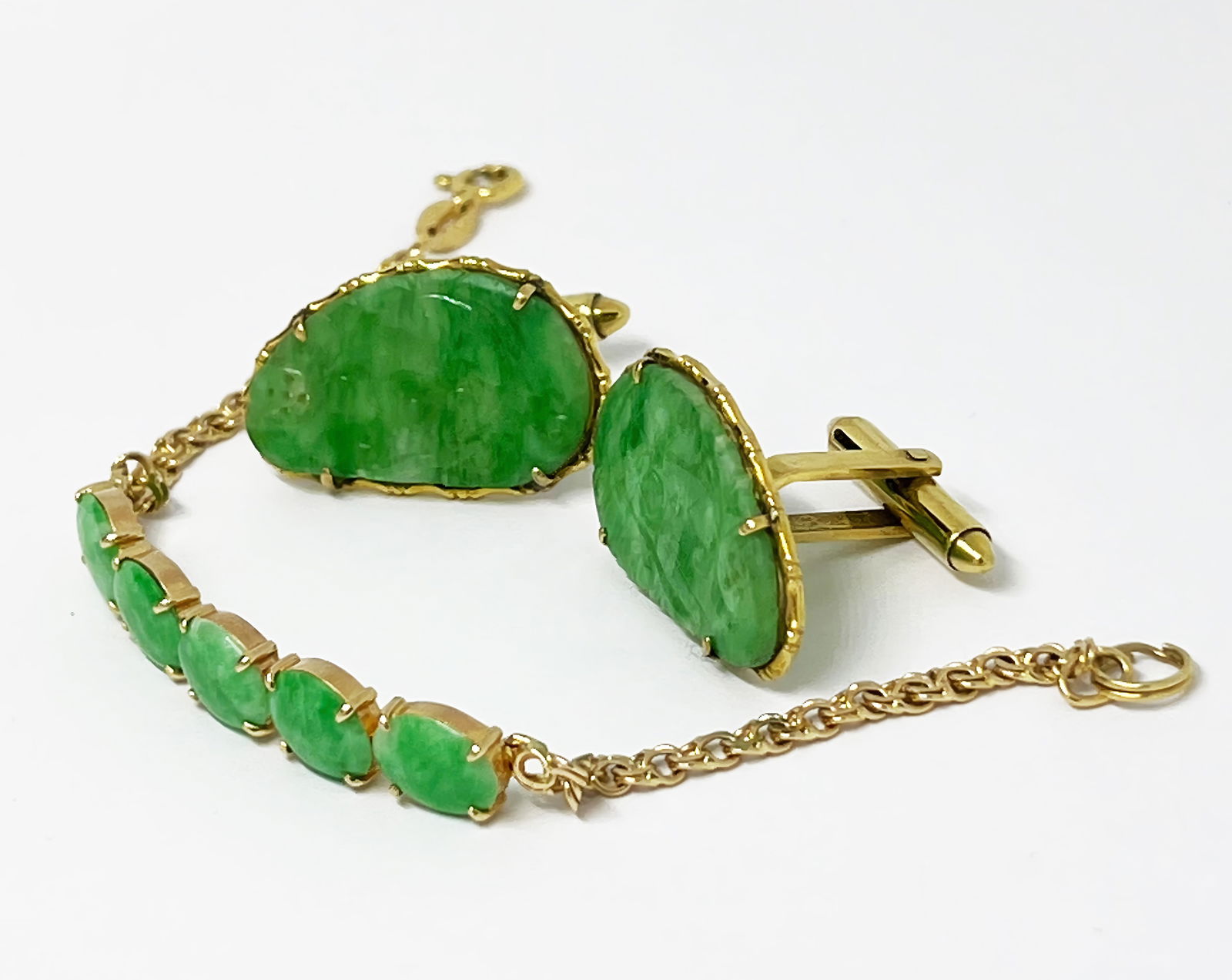14K Yellow Gold & Jade Bracelet and Cuff Links. (1 of 5)