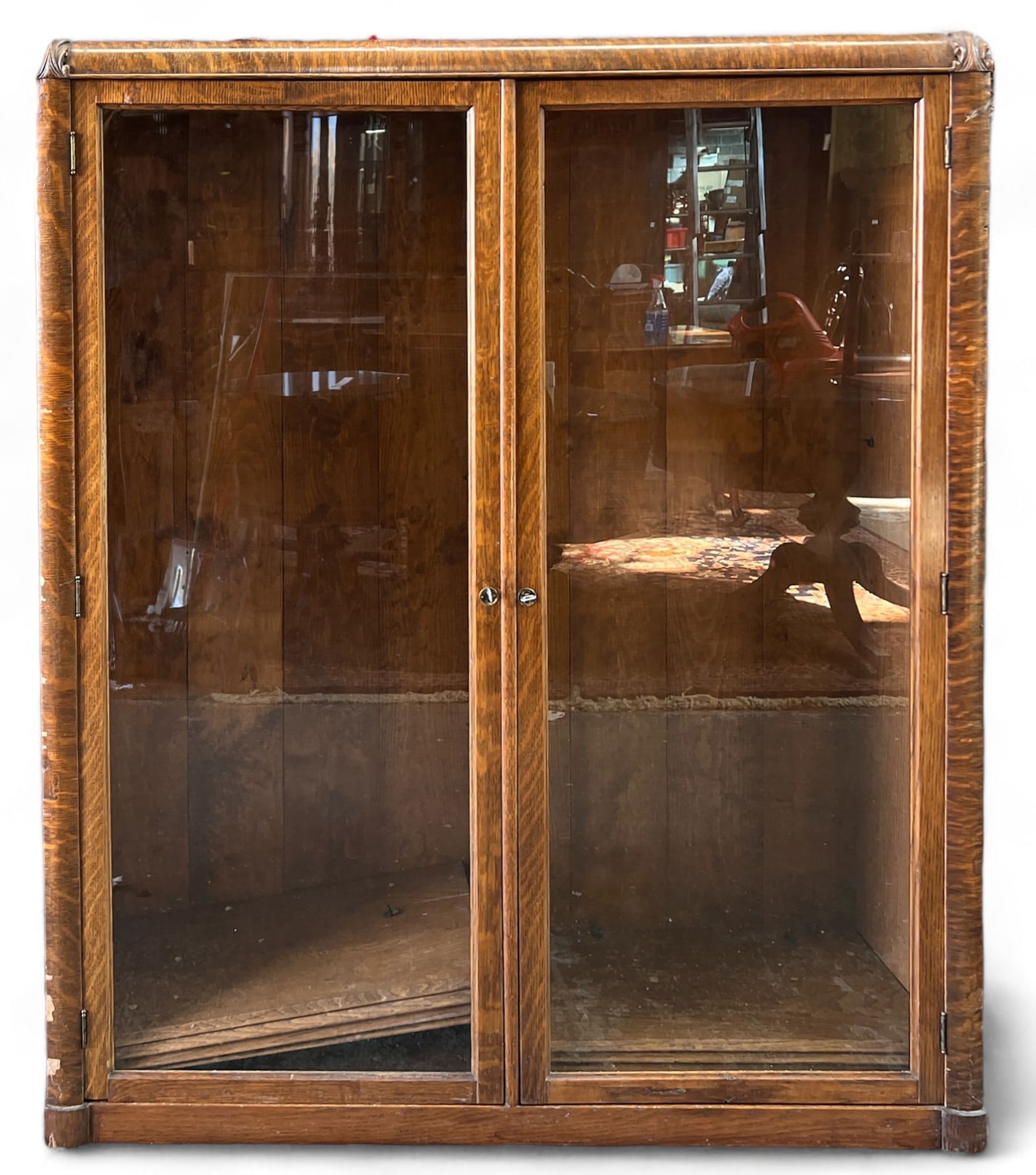 Tiger Oak Veneer Bookcase w/ Waterfall Top. (1 of 2)