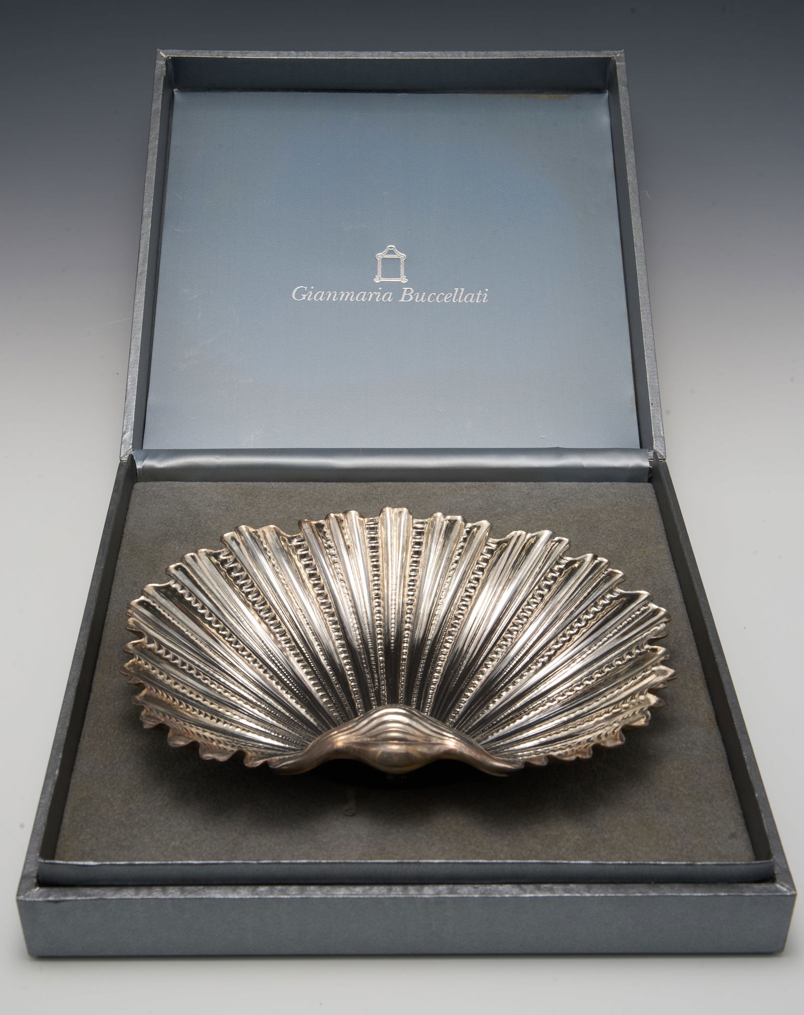 Gianmaria Buccellati Sterling Shell Dish w/ Box. (1 of 9)