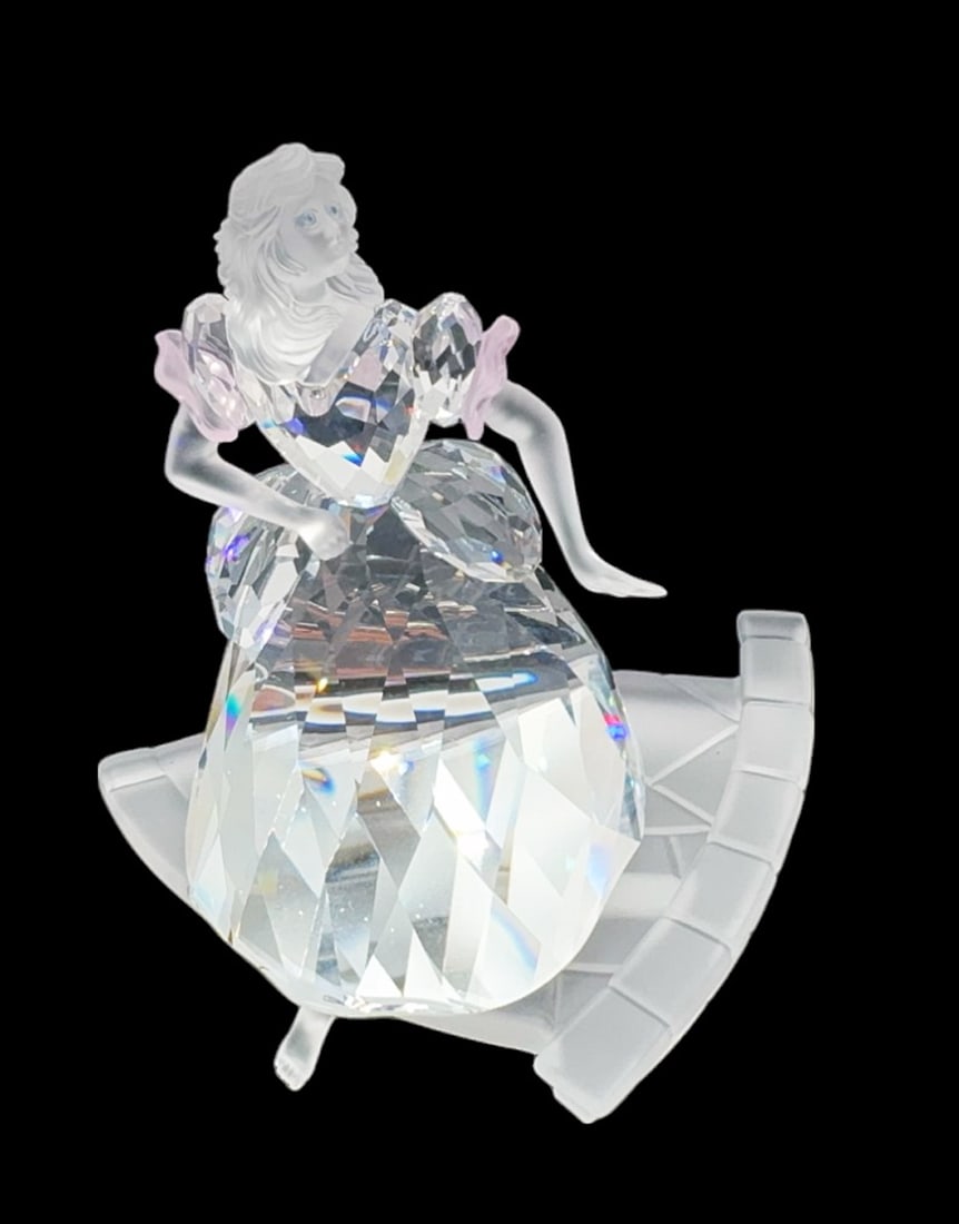 Swarovski Crystal Cinderella Figurine w/ Box. (1 of 4)