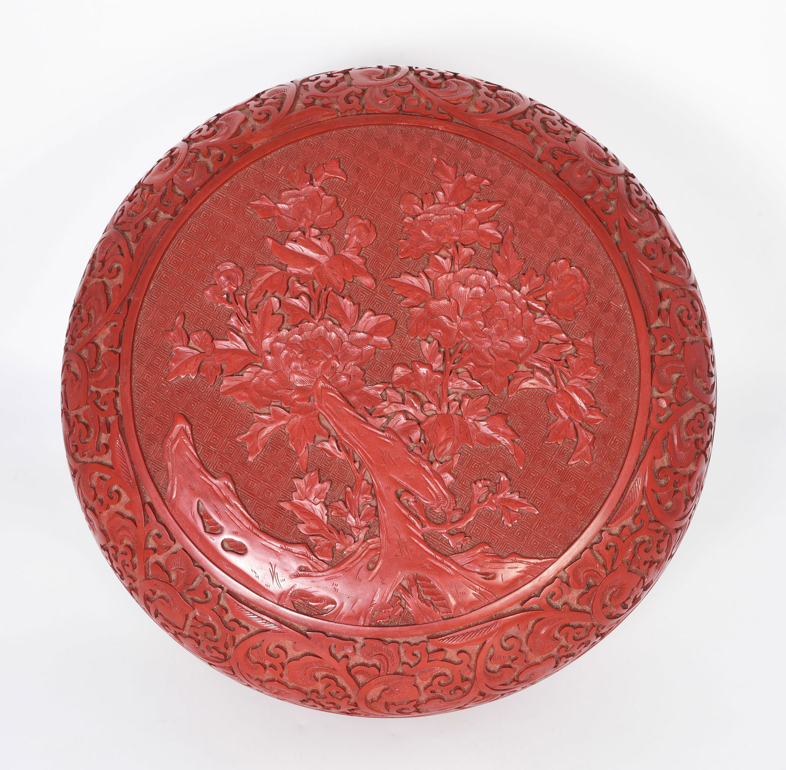 Large Chinese Red Cinnebar Round Box. (1 of 4)