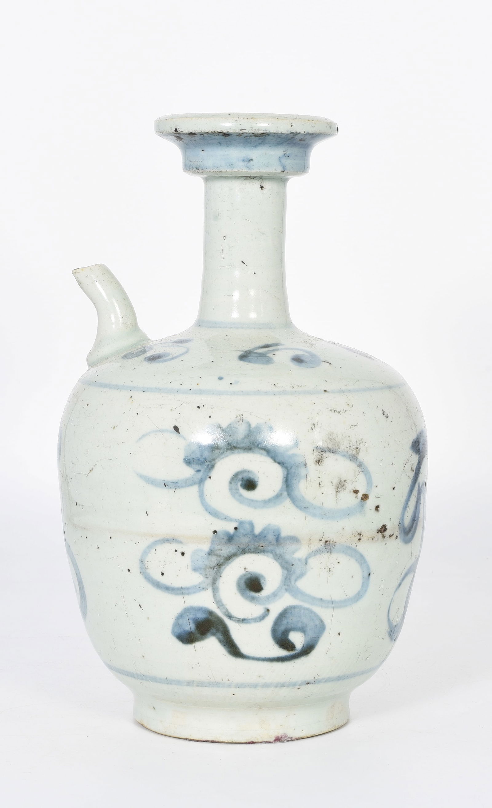 Very Old Chinese Blue & White Water Vessel. (1 of 5)