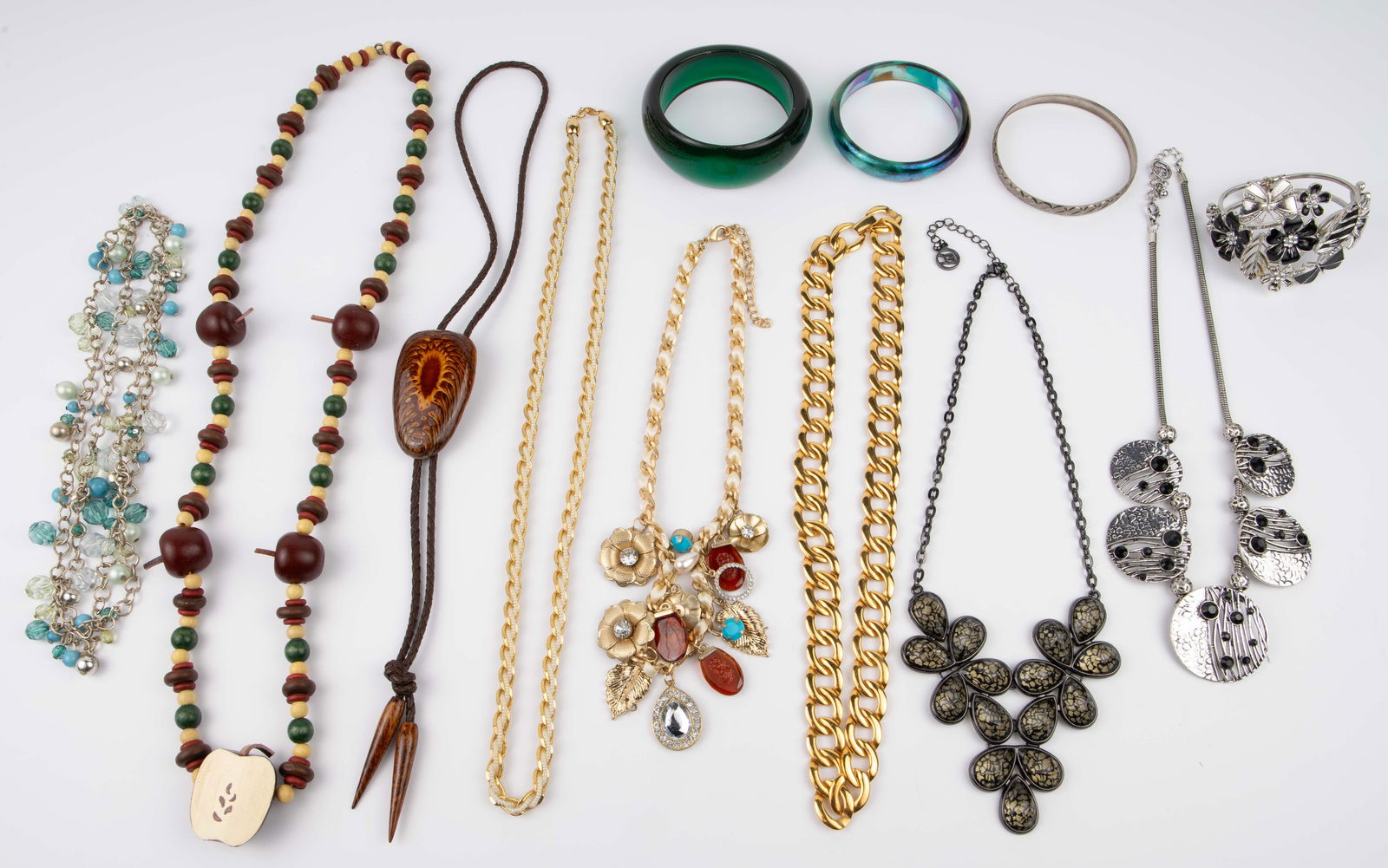 Lot Vintage Costume Jewelry Trifari, Napier, Etc. (1 of 9)