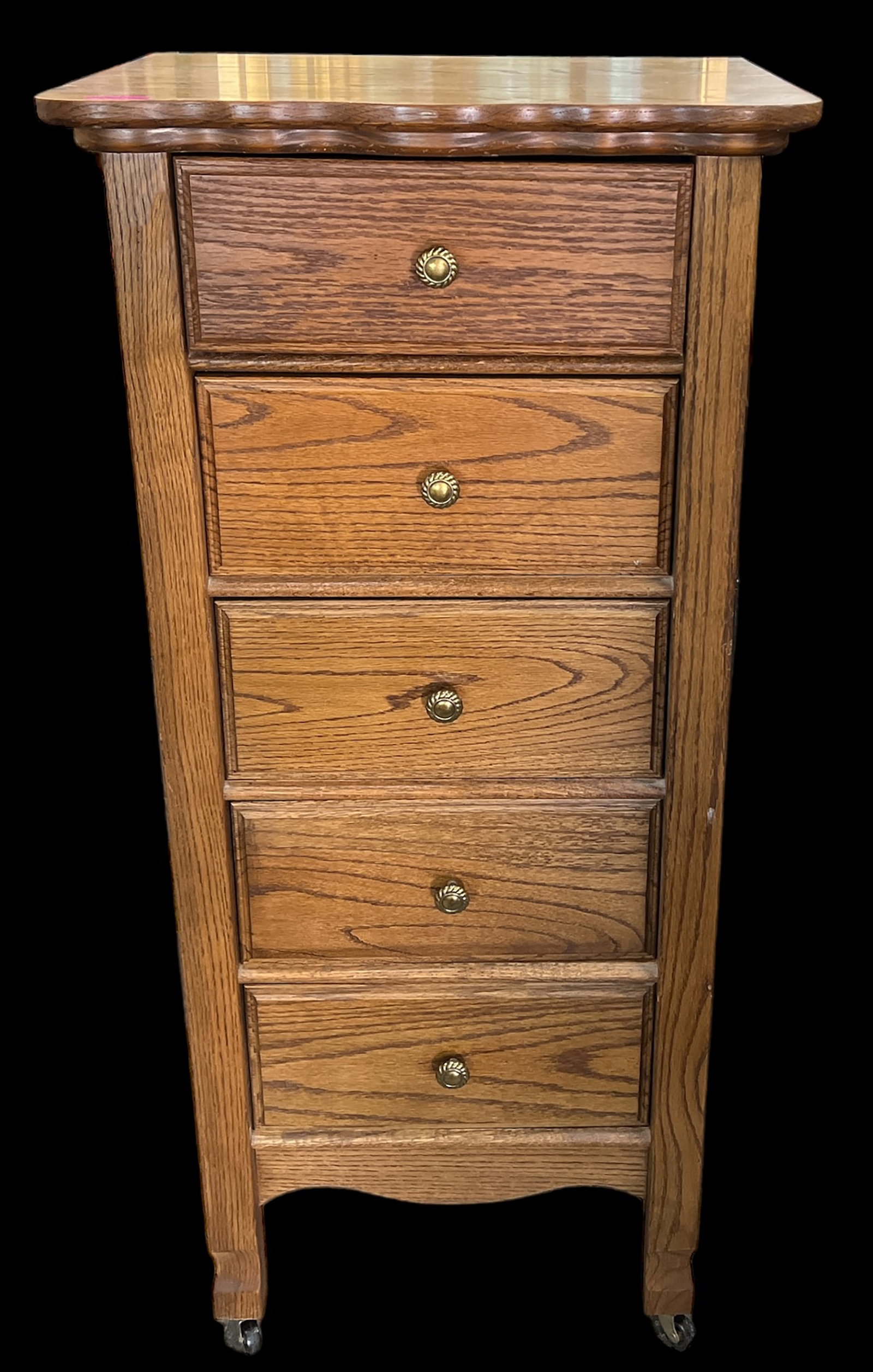 Oak Lingerie Chest. (1 of 2)