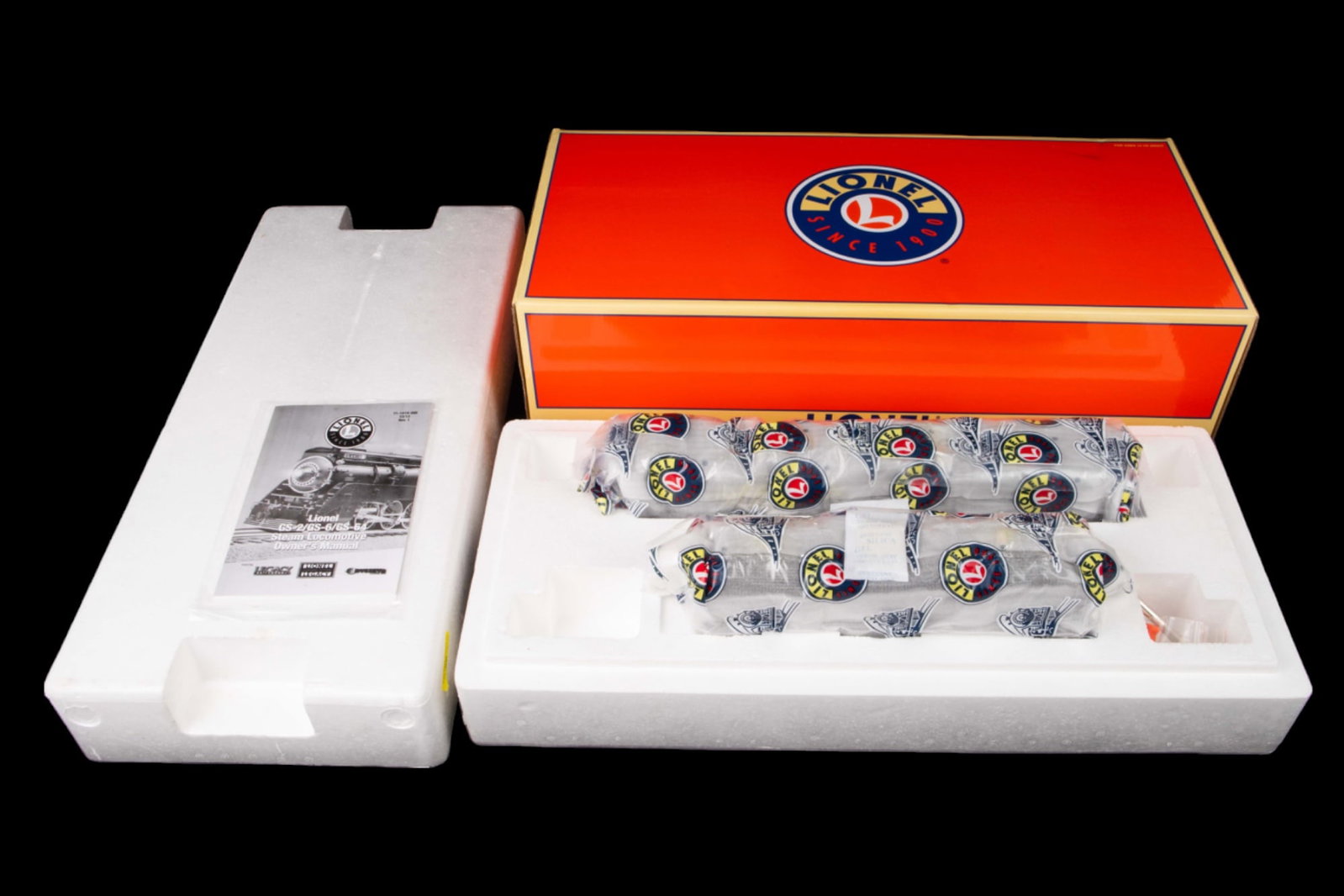 Lionel Western Pacific GS-64 Steam Locomotive.: The product number is 6-11422. The set comes with its original box and appears to be in excellent condition, but has not been tested. In-house shipping is available. Please see our website regarding o