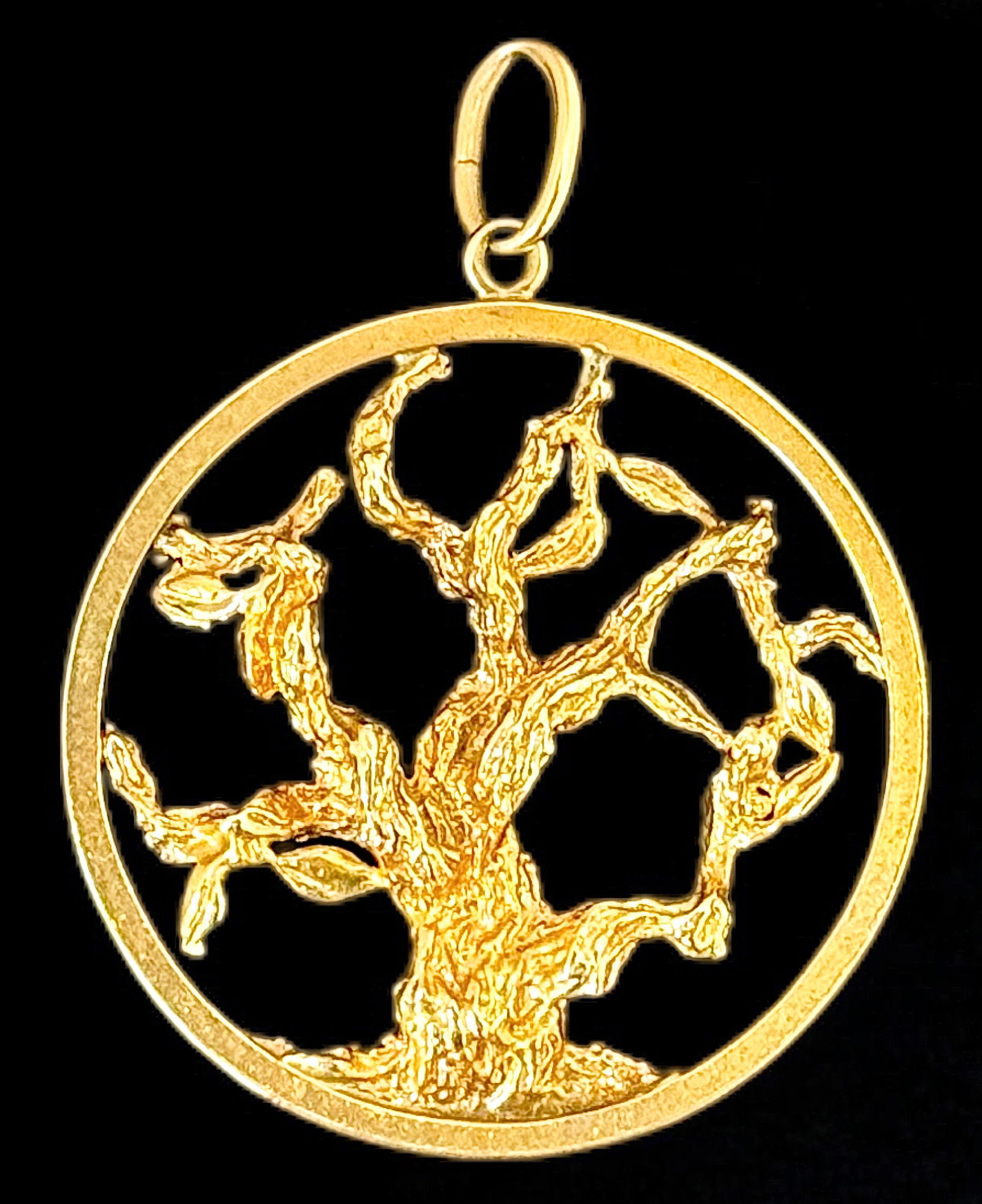 14K Gold Round Textured Tree of Life Pendant. (1 of 2)