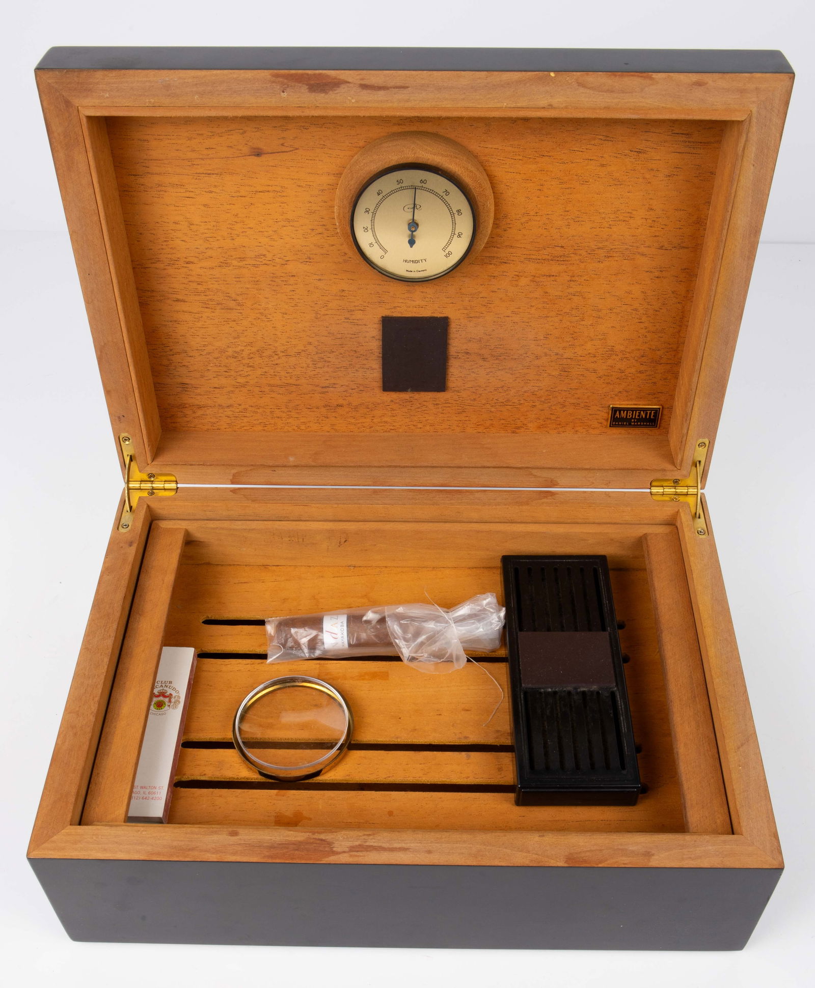 Ambiente by Daniel Marshall Humidor. (1 of 4)