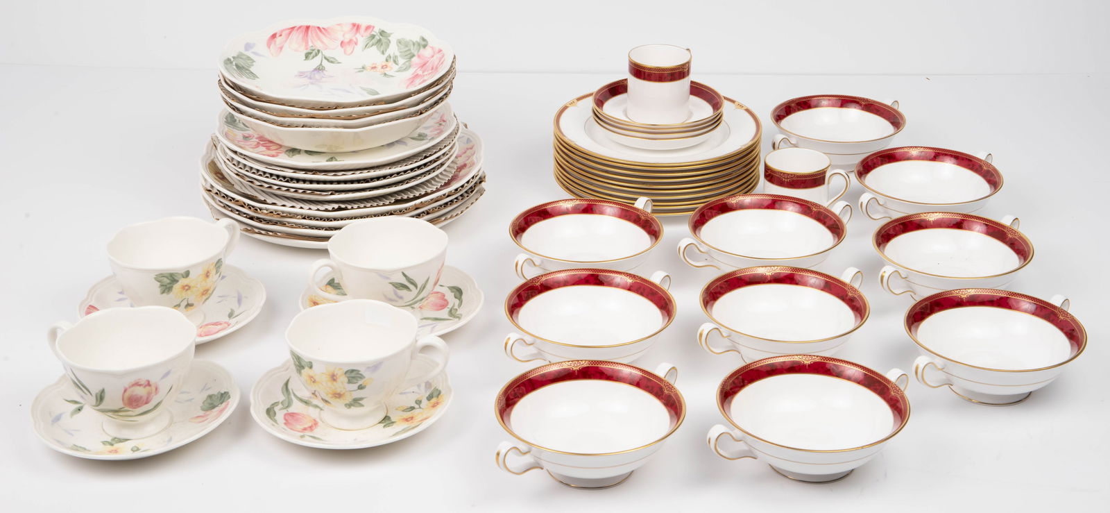 Lot: Spode Bordeaux & Lenox Peony Garden China. (1 of 5)