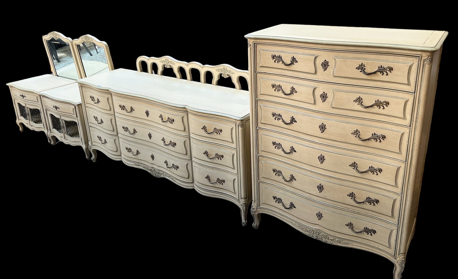 Henredon French Provincial "Folio Two" Bedroom Set (1 of 4)